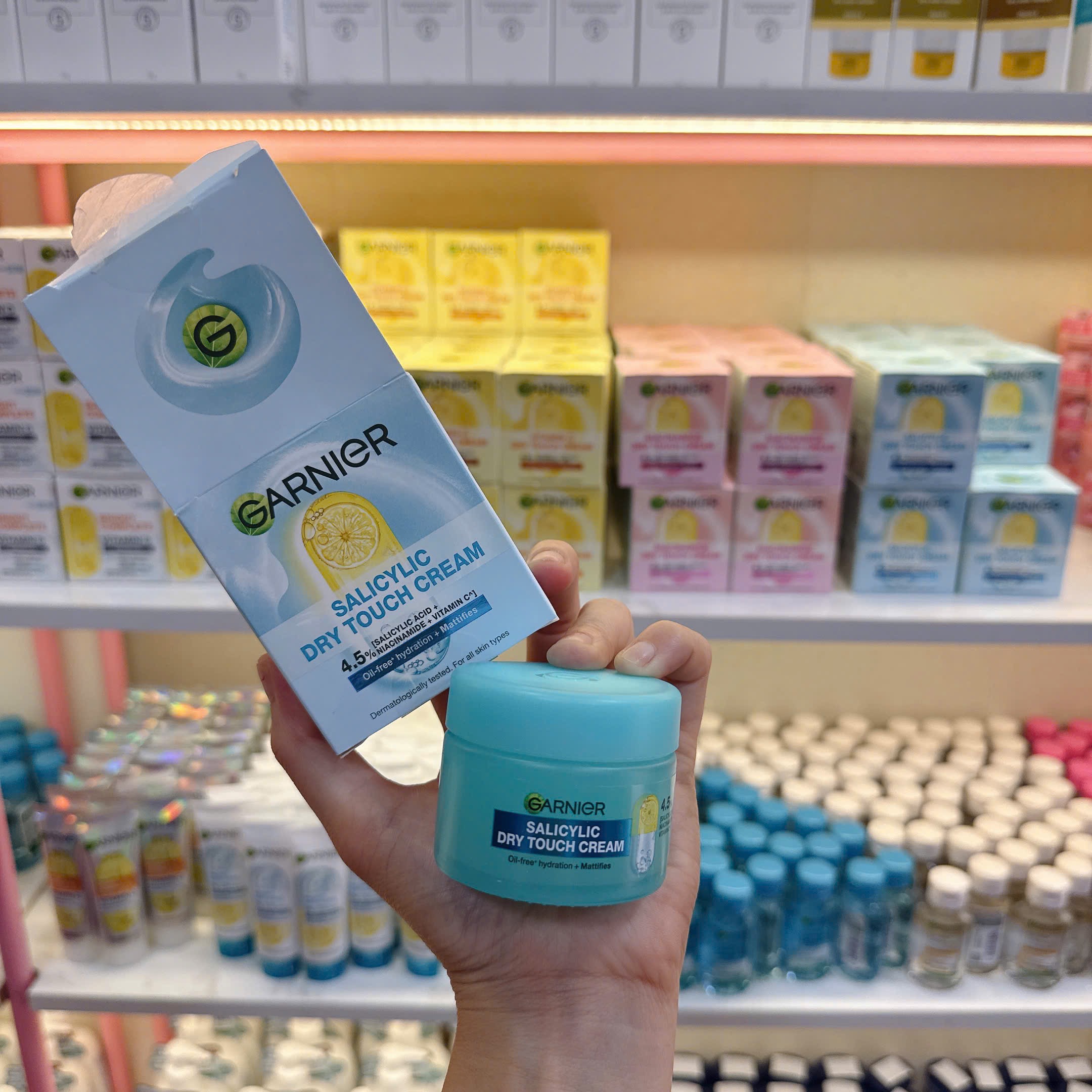 Kem Dưỡng Garnier SALICYLIC Dry Touch Cream 30ml #Vỏ XANH