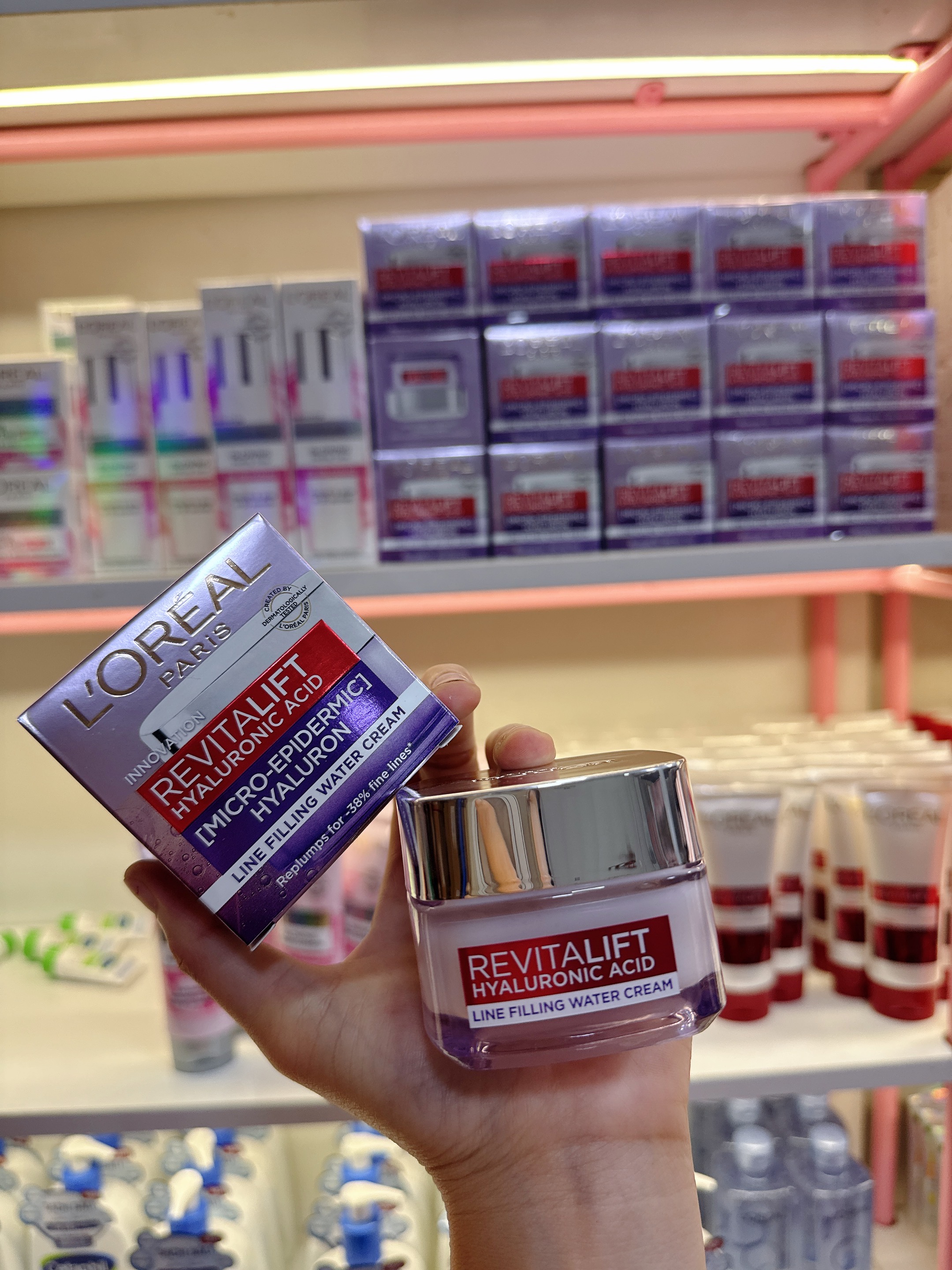 Kem Dưỡng L'oreal Paris Revitalift Hyaluronic Acid Line Filling Water Cream 50ml #Tím