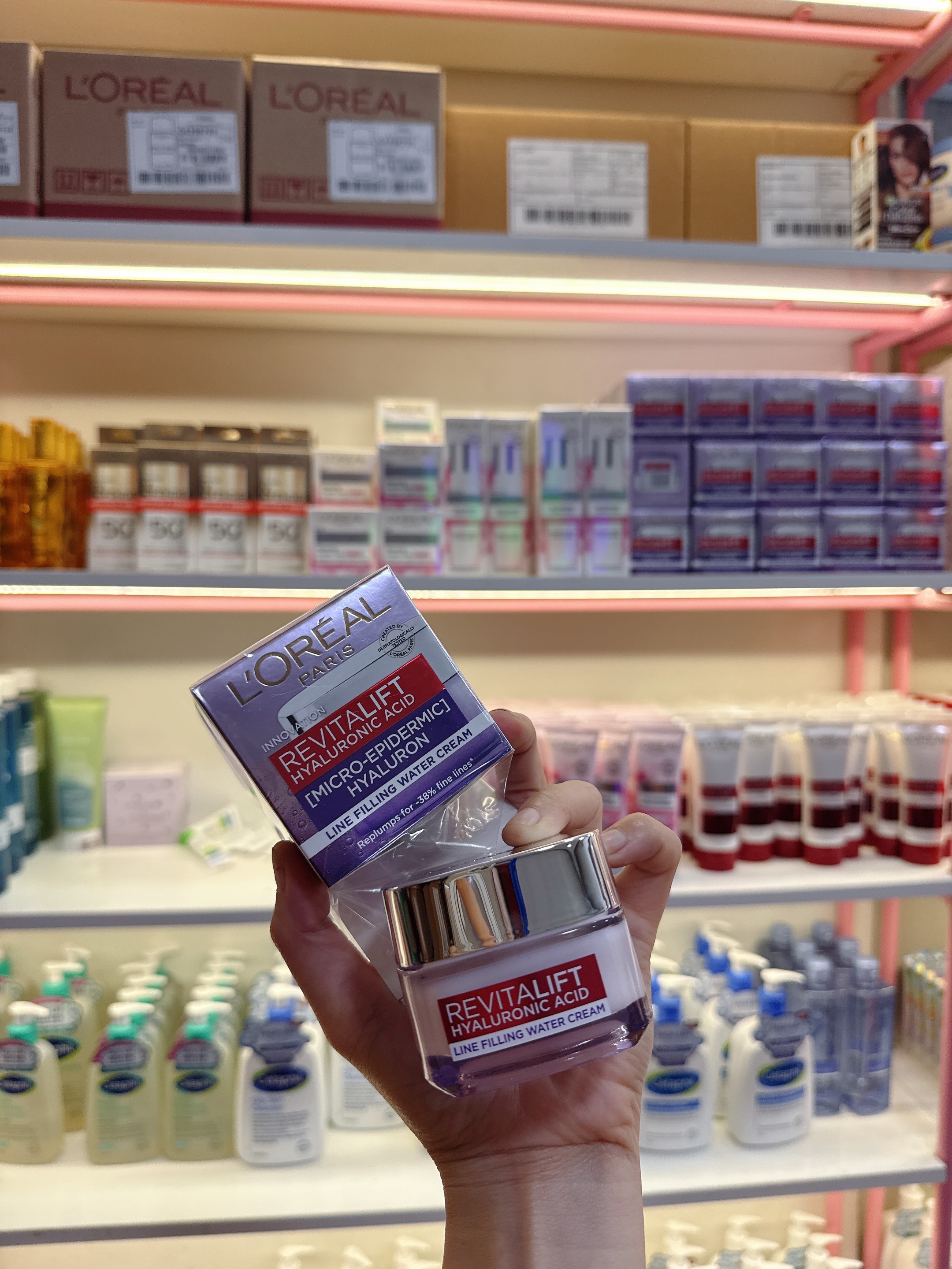Kem Dưỡng L'oreal Paris Revitalift Hyaluronic Acid Line Filling Water Cream 50ml #Tím