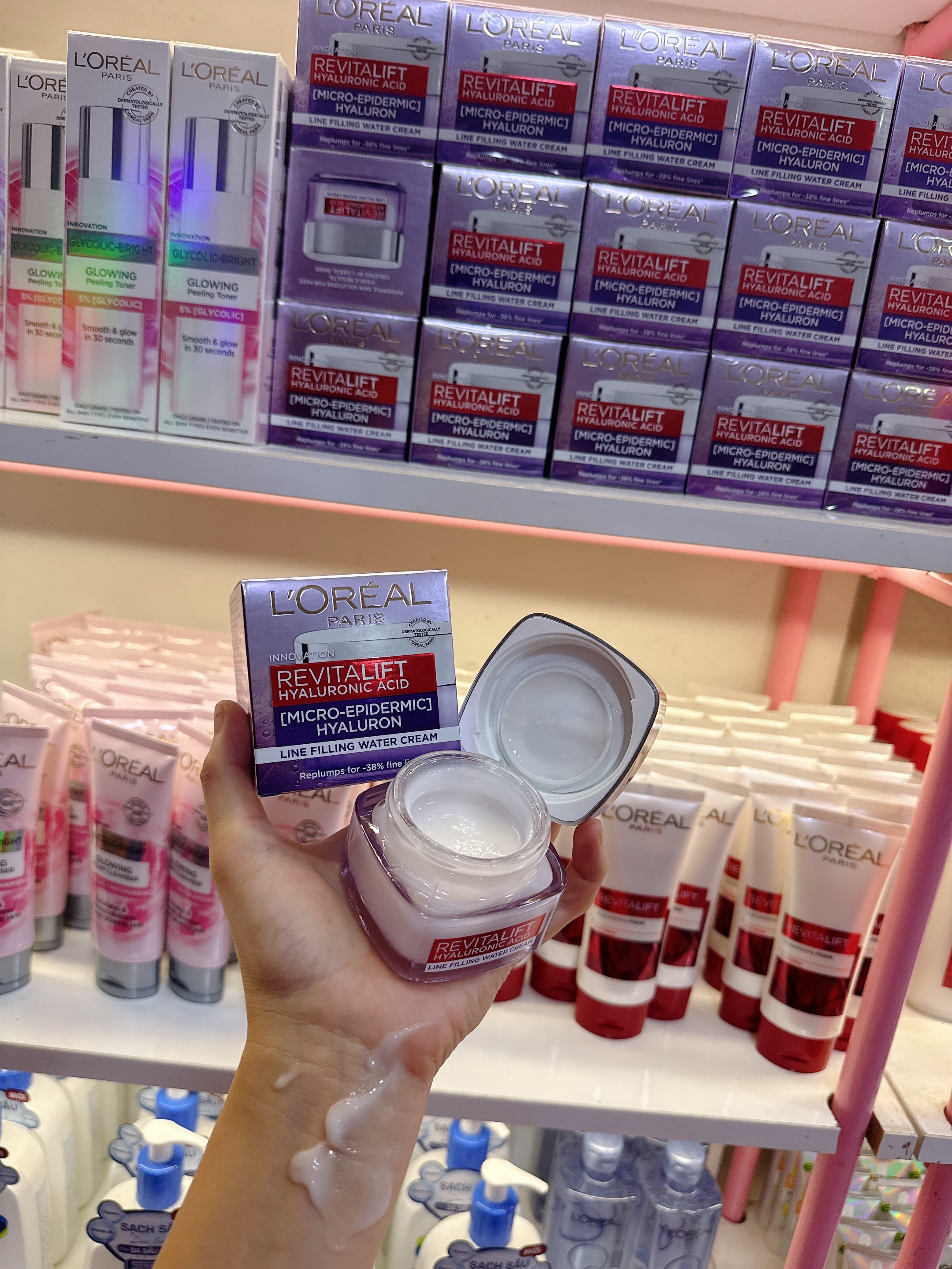 Kem Dưỡng L'oreal Paris Revitalift Hyaluronic Acid Line Filling Water Cream 50ml #Tím