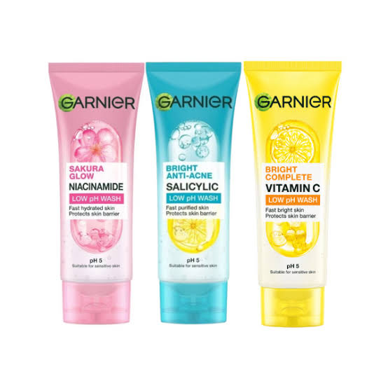 Sữa Rửa Mặt Garnier Sakura Glow Niacinamide Low pH Wash 100ml - Vỏ Hồng