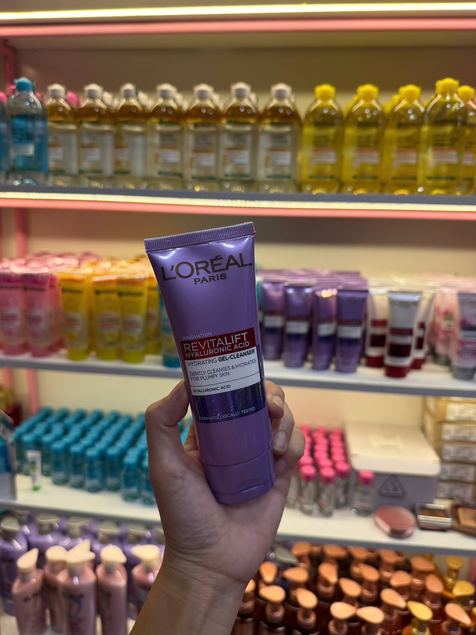 Sữa Rửa Mặt L'Oreal Revitalift Hyaluaronic Acid 100ml - Vỏ Tím