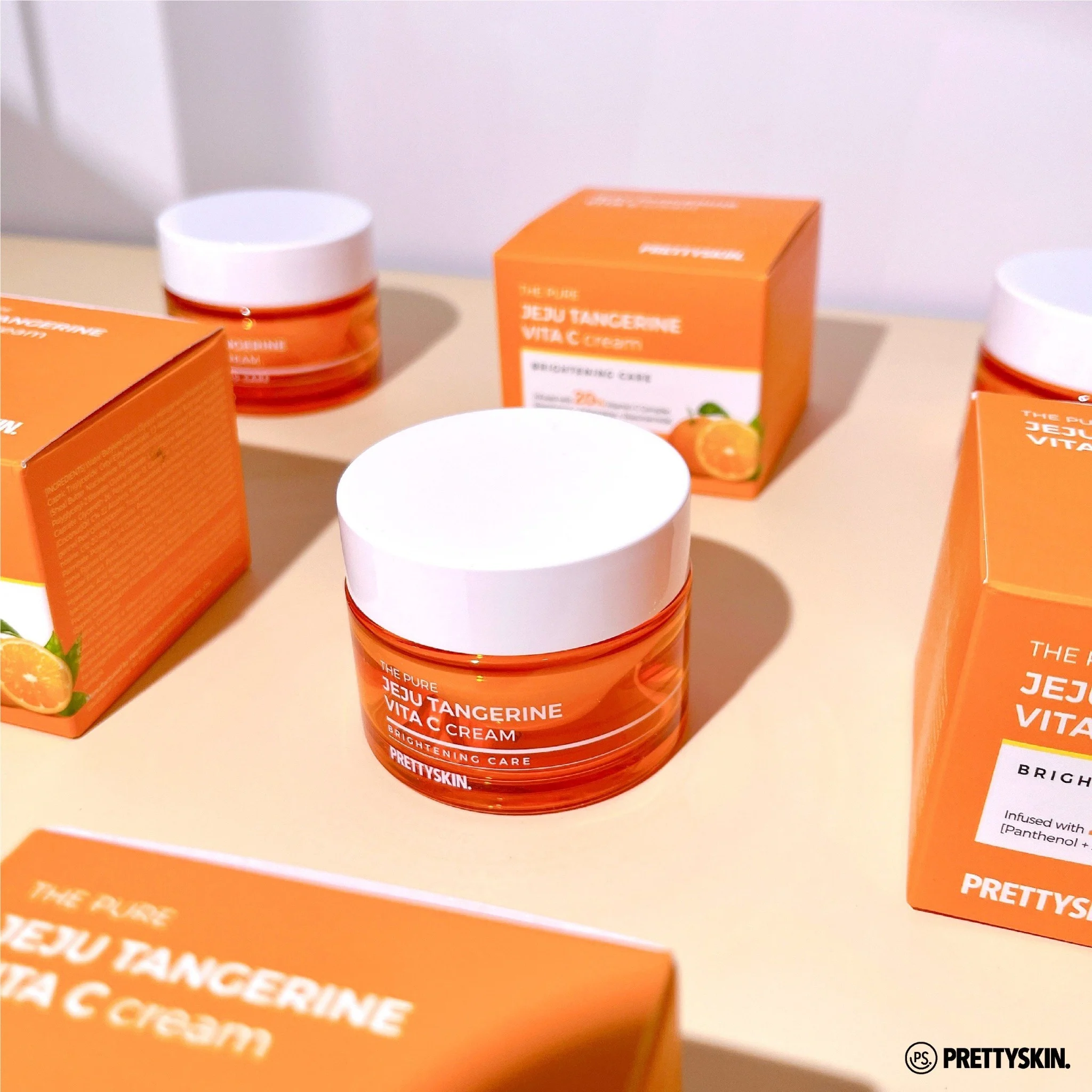 KEM DƯỠNG TRẮNG DA VITA C TANGERINE PRETTYSKIN MỚI