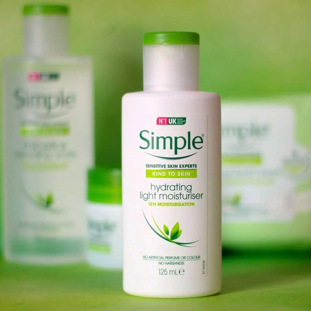 SỮA DƯỠNG SIMPLE HYDRATING LIGHT MOISTURISER 125ML