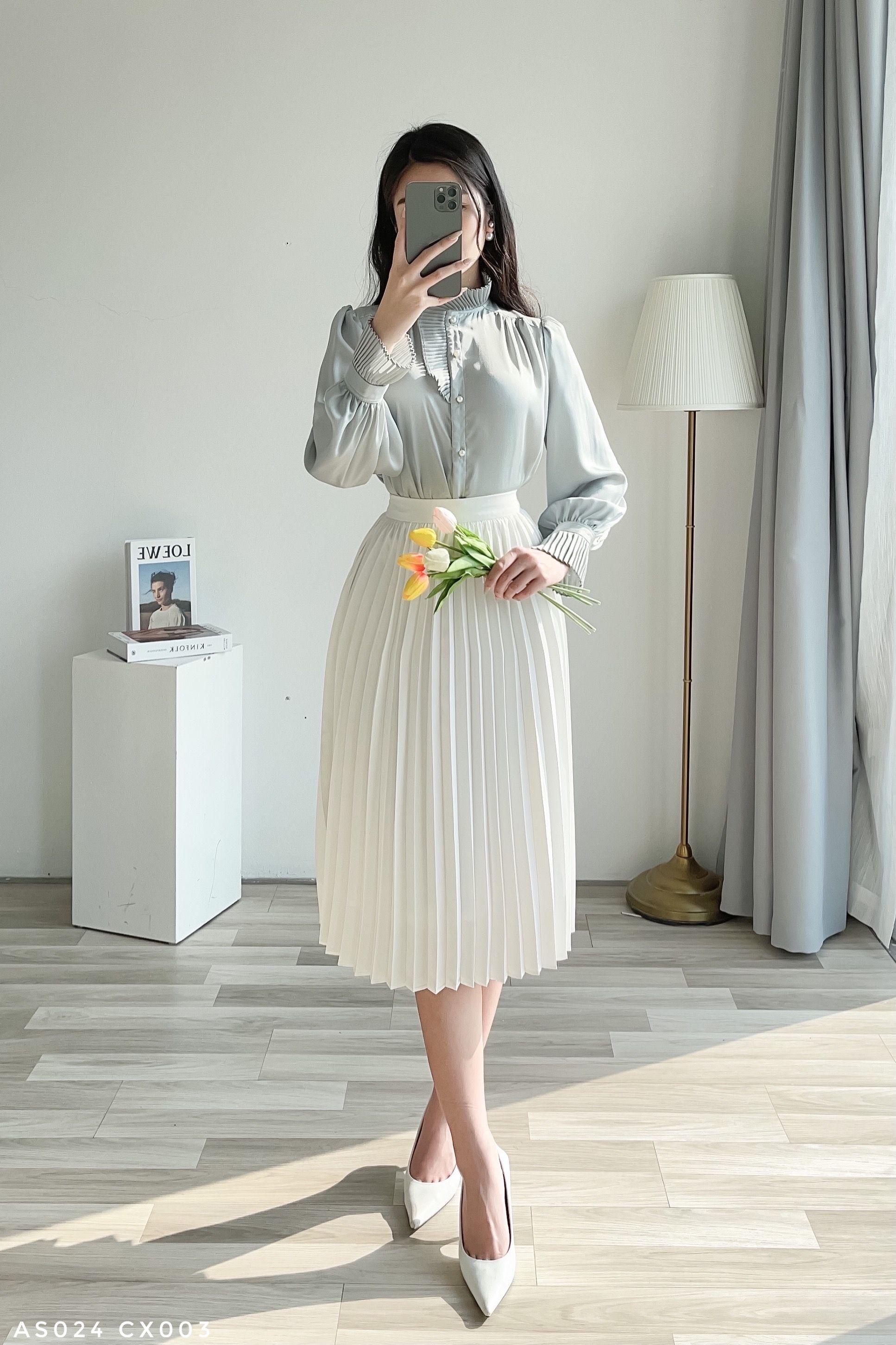 Váy hoa nhí công sở dáng A cổ trắng thanh lịch đính cúc ngọc chất liệu lụa  mềm mại thiết kế Evalover - Váy Fashion