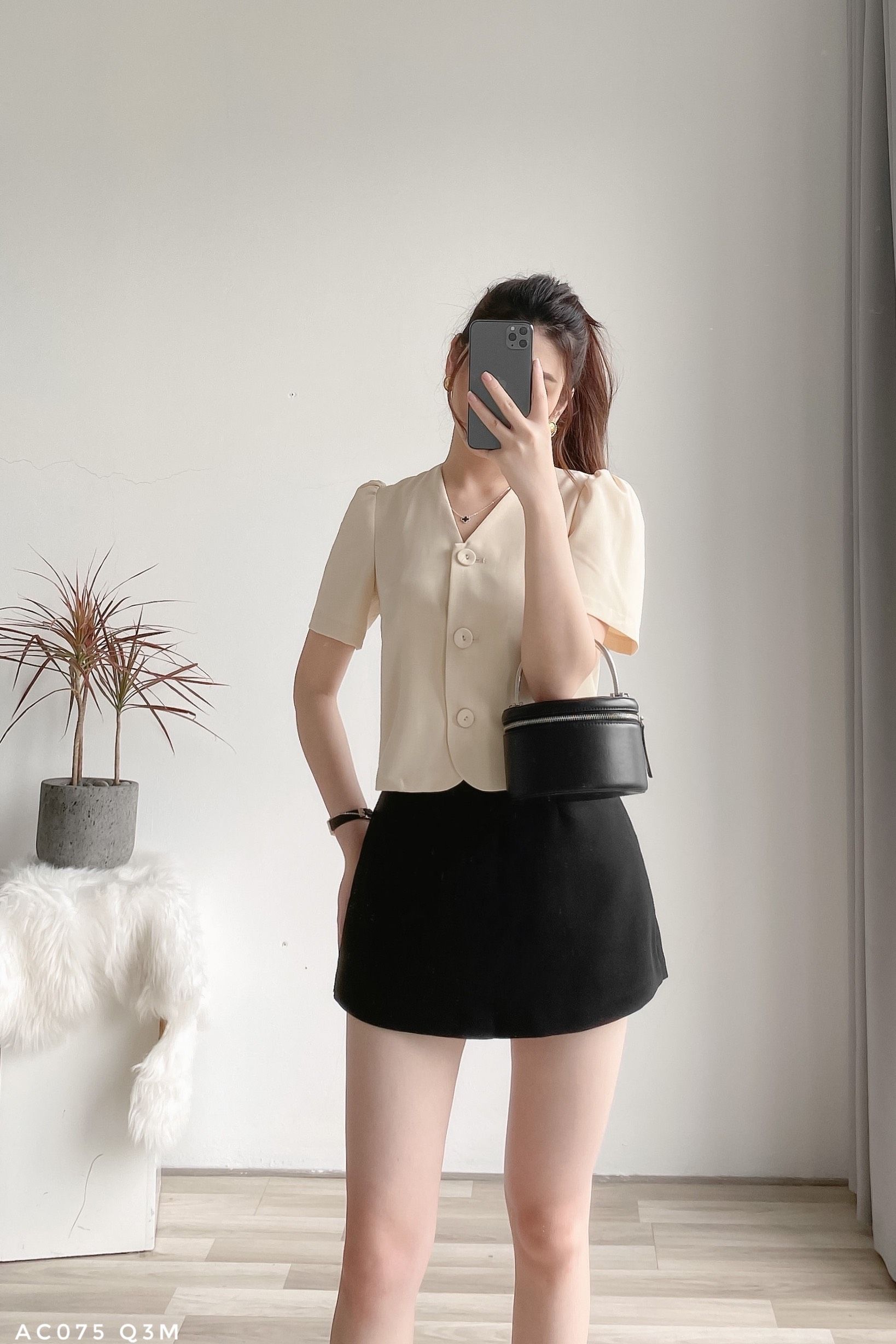 Áo croptop vạt tròn trẻ trung