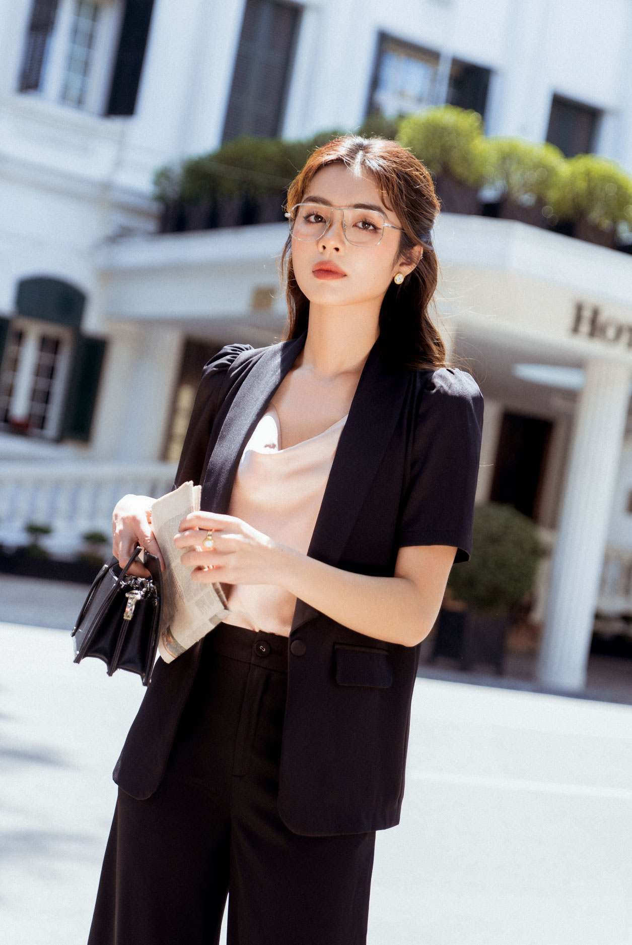 Áo blazer tay cộc bồng trẻ trung