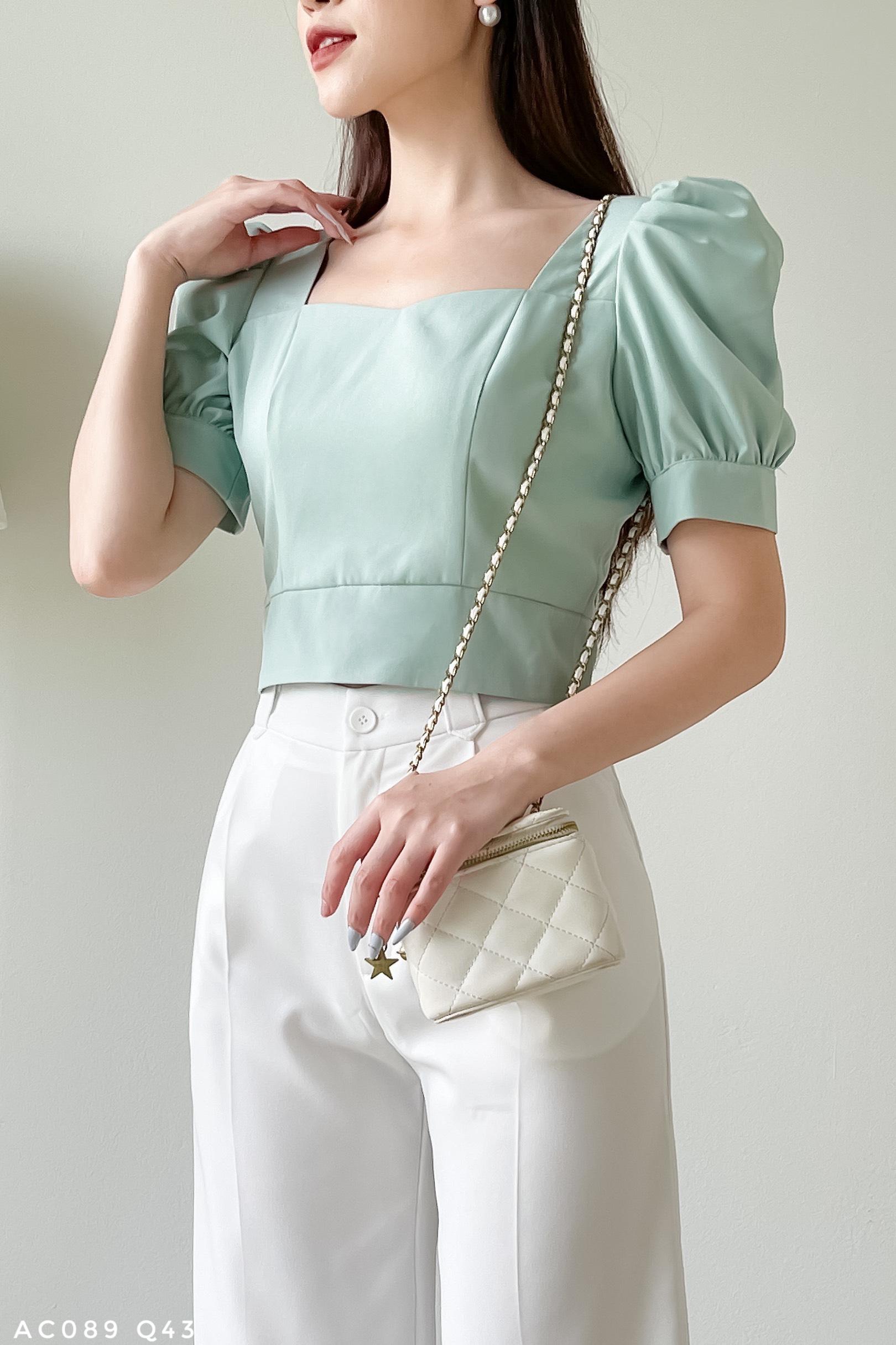 Áo croptop bổ cúp ngực sành điệu