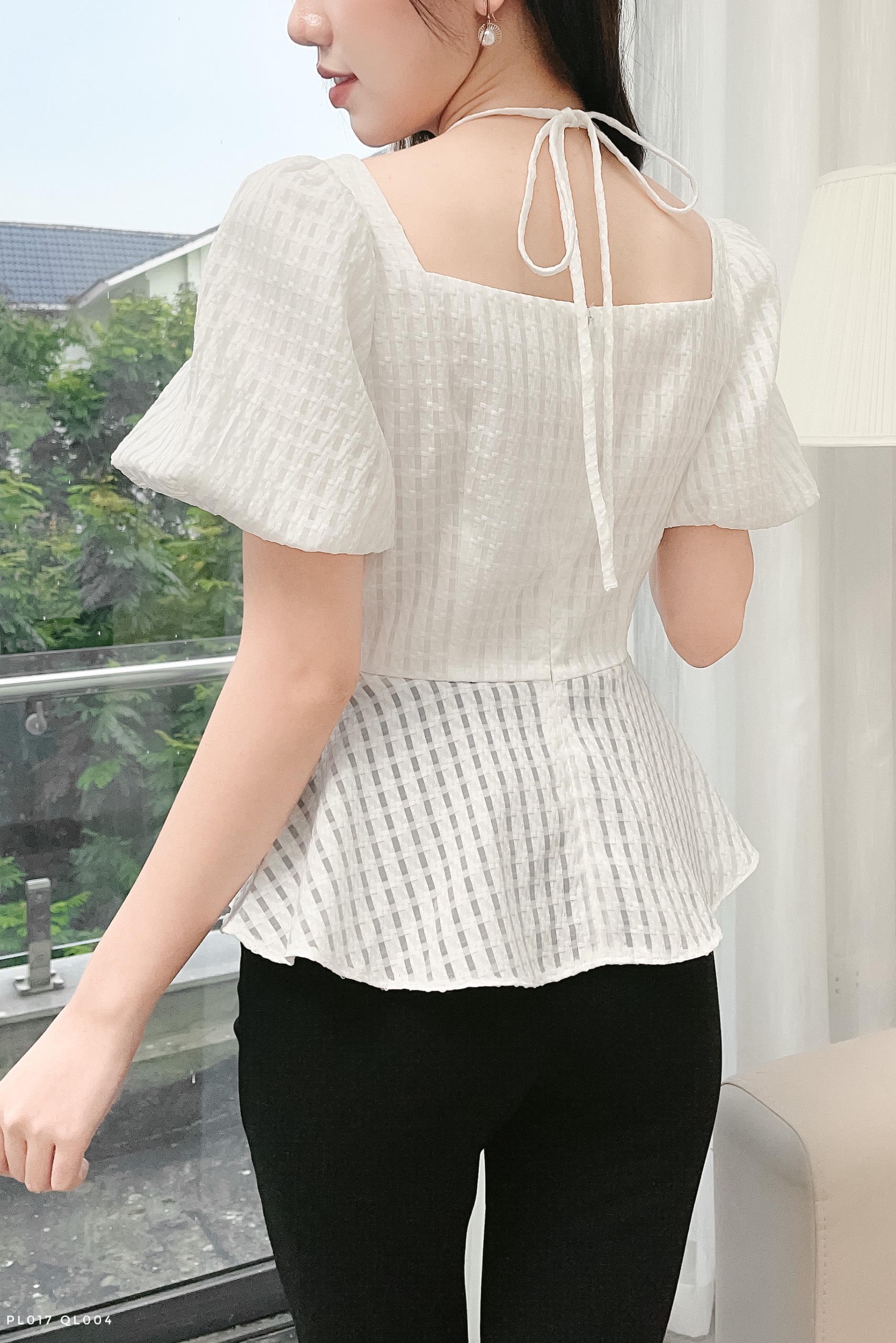 Áo peplum cách điệu tay bồng tiểu thư