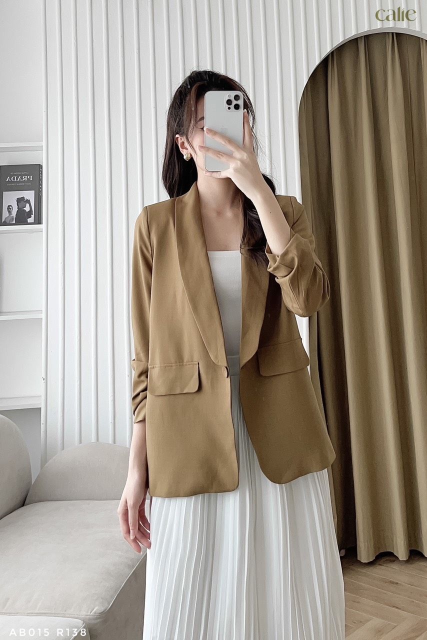 Áo blazer tay cách điệu thanh lịch