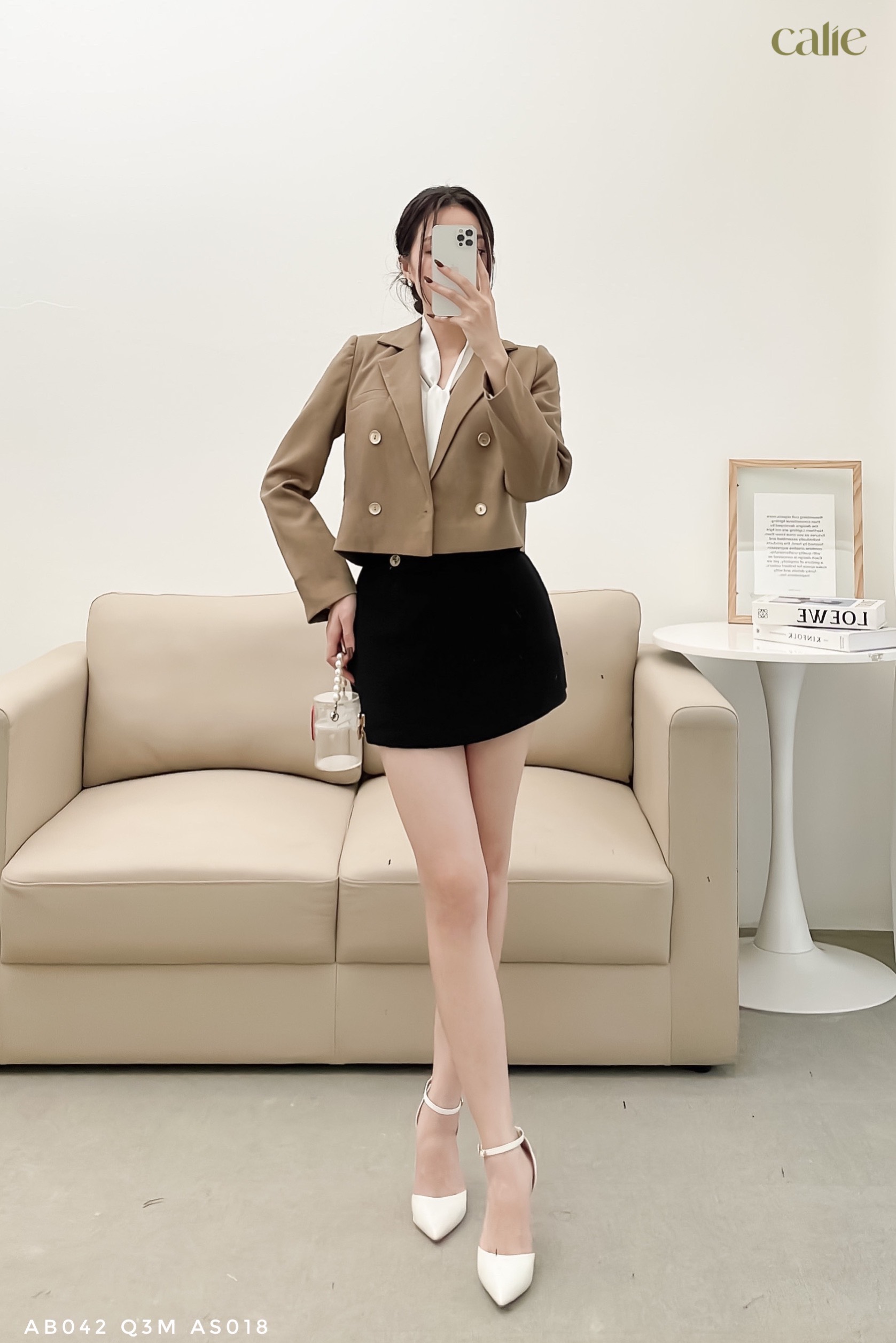 Áo blazer dáng ngắn trẻ trung