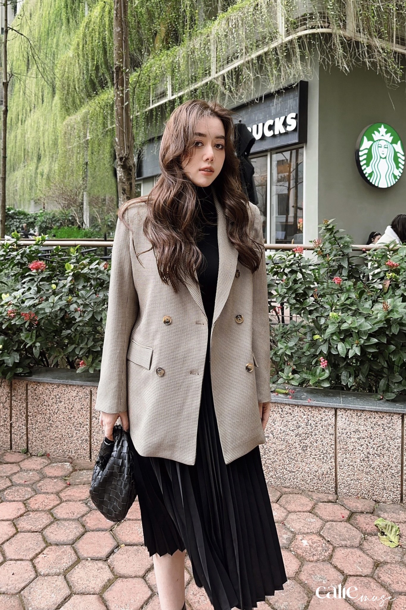 Áo blazer kẻ thanh lịch