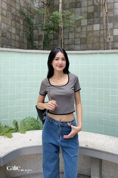 Áo croptop viền trang trí