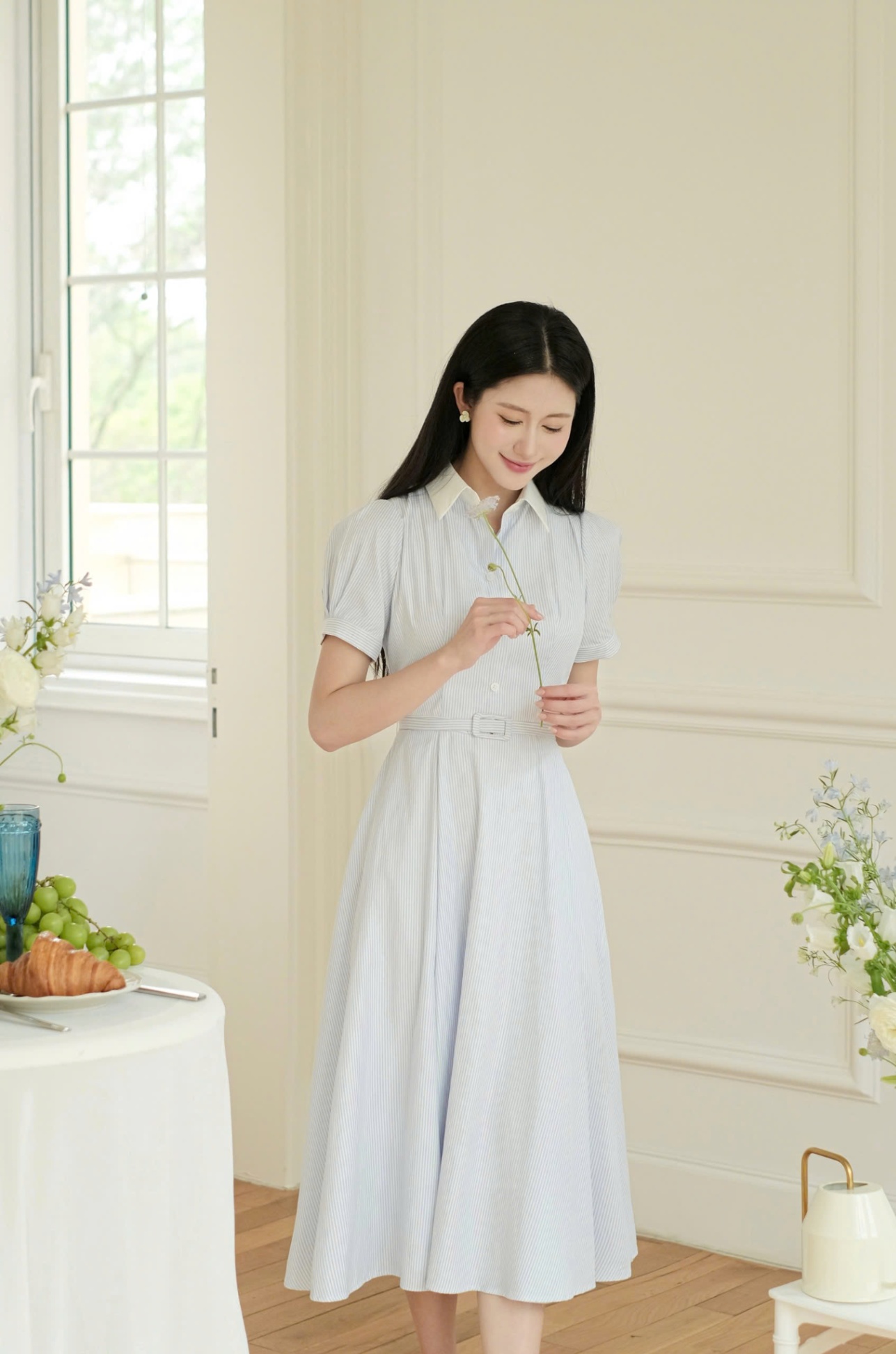 Váy dáng xòe cổ phối trắng kèm đai bọc