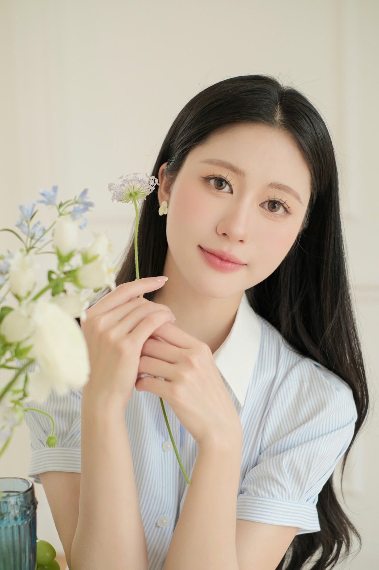 Váy dáng xòe cổ phối trắng kèm đai bọc