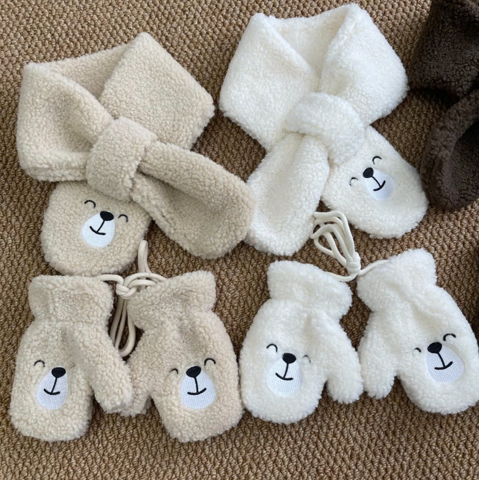 Set khăn +găng tay lông cừu thêu gấu