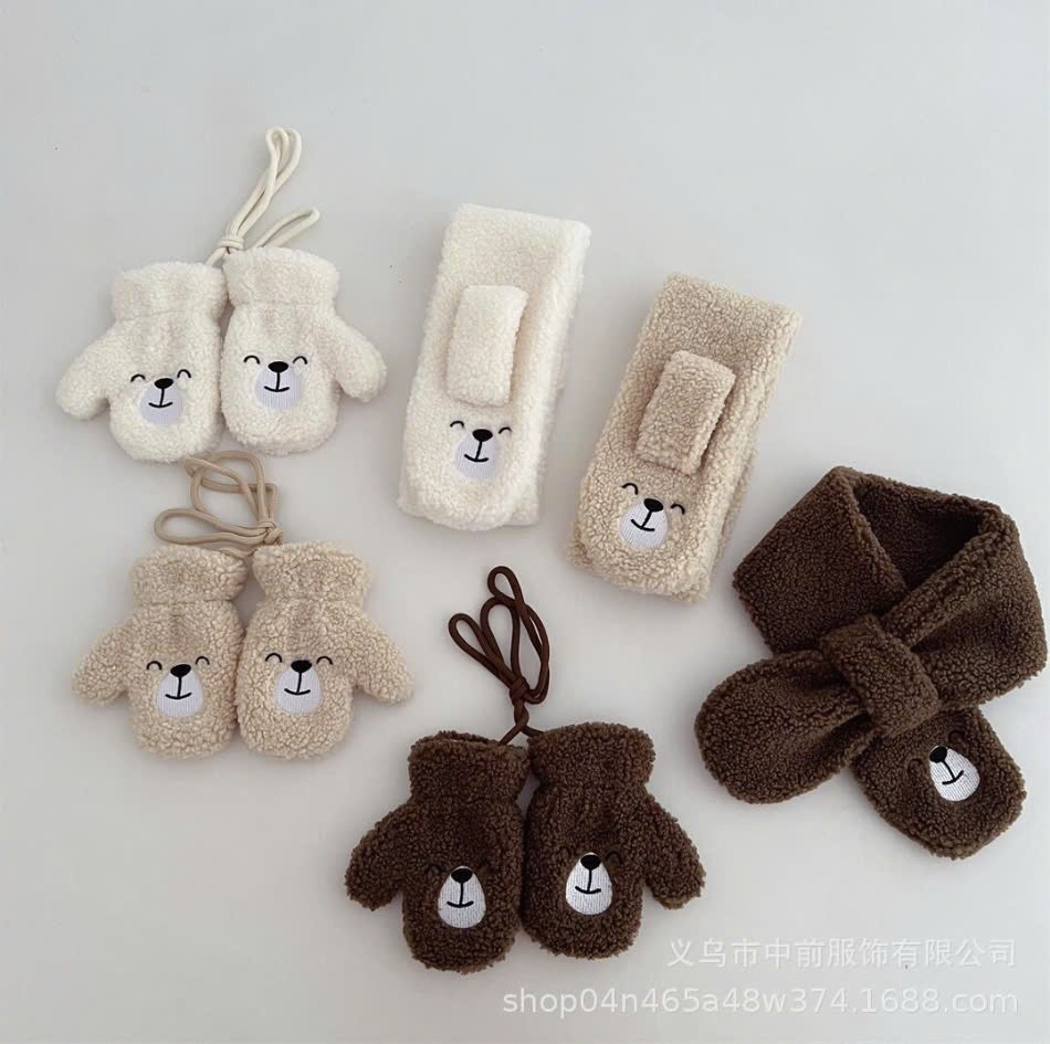 Set khăn +găng tay lông cừu thêu gấu