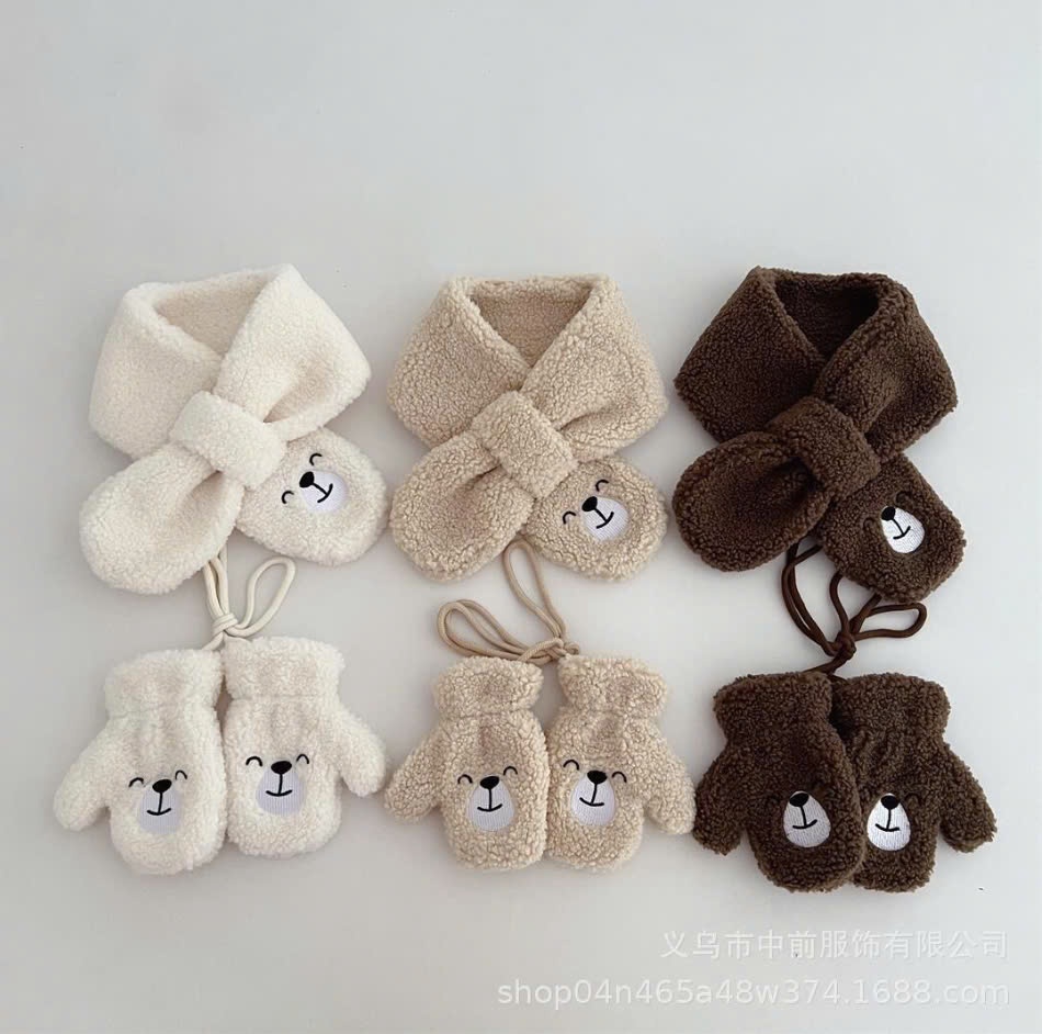 Set khăn +găng tay lông cừu thêu gấu