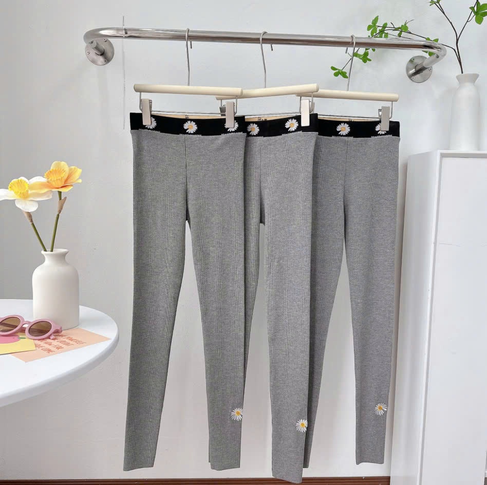 THANH LÝ QUẦN LEGGING TĂM HOA CÚC