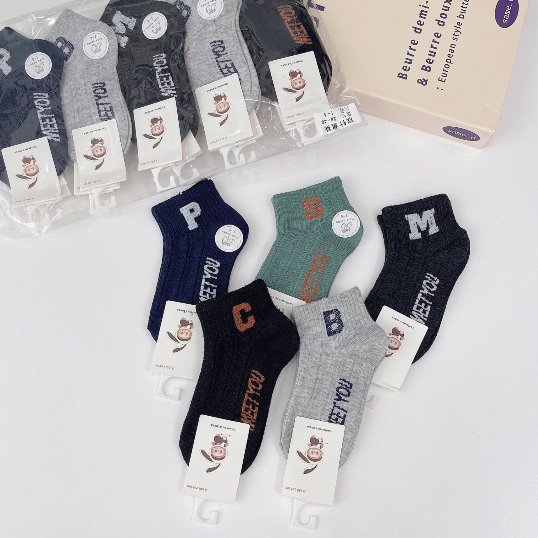 SET 10 ĐÔI TẤT CỔ CHỮ