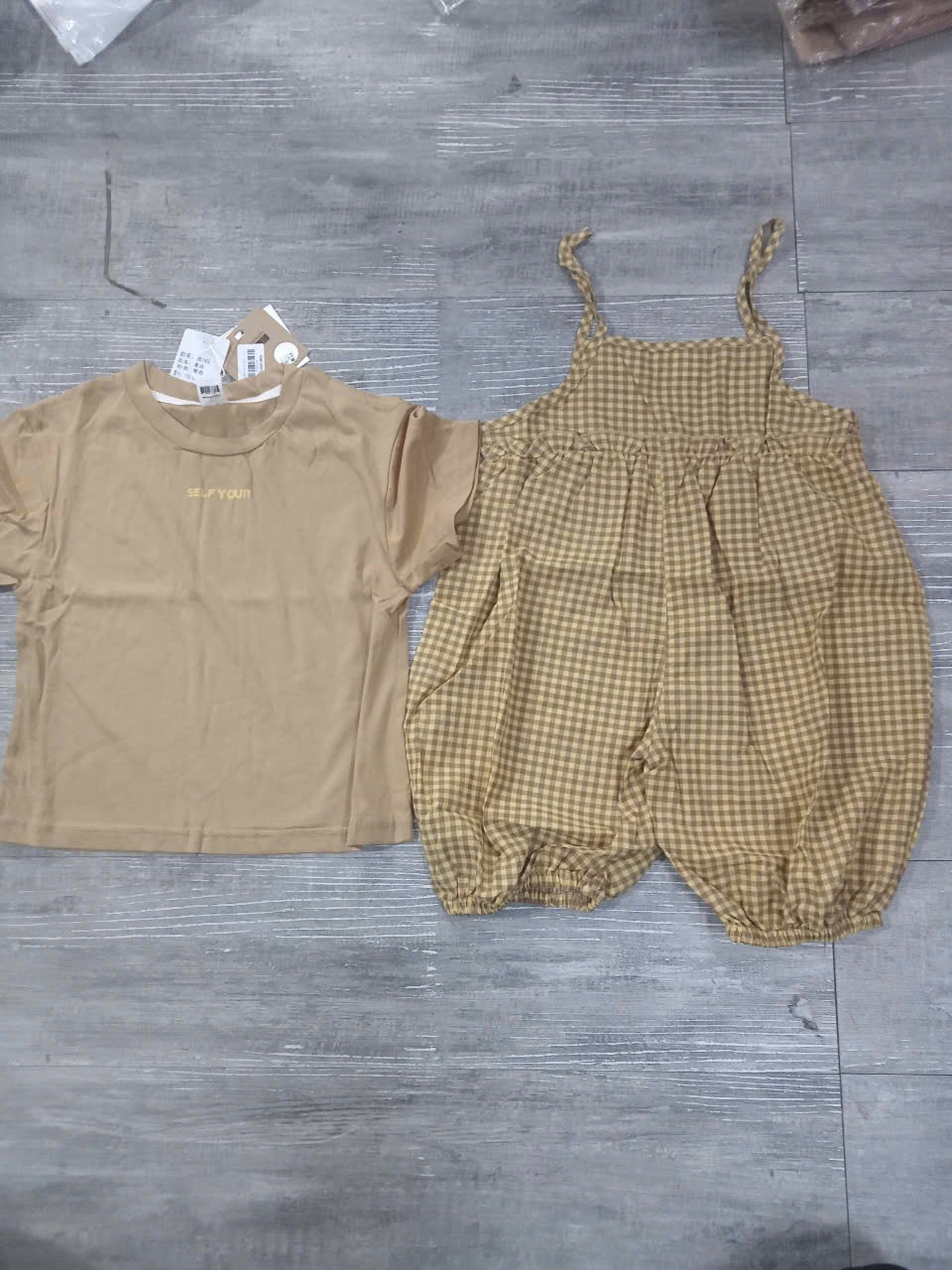 M5183-Sét yếm nâu quần kẻ