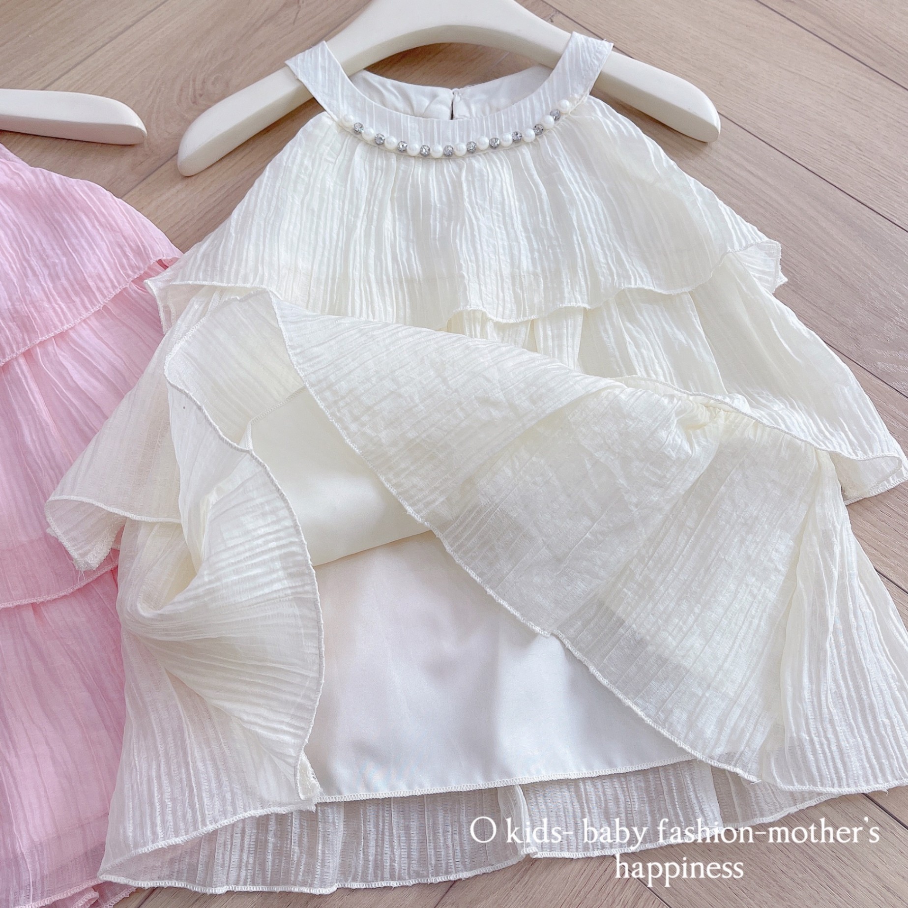 OVY17 - VÁY CỔ YẾM ĐÍNH ĐÁ XẾP TẦNG