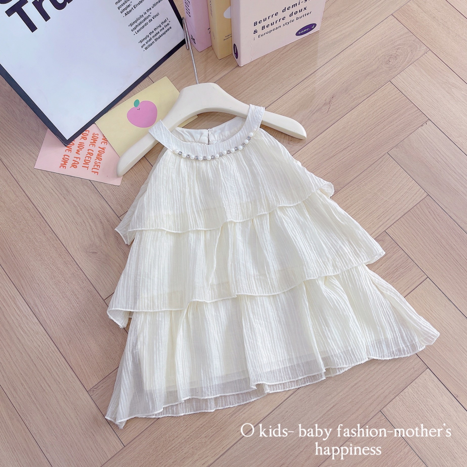 OVY17 - VÁY CỔ YẾM ĐÍNH ĐÁ XẾP TẦNG