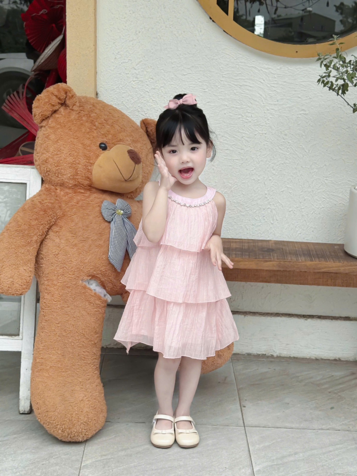 OVY17 - VÁY CỔ YẾM ĐÍNH ĐÁ XẾP TẦNG