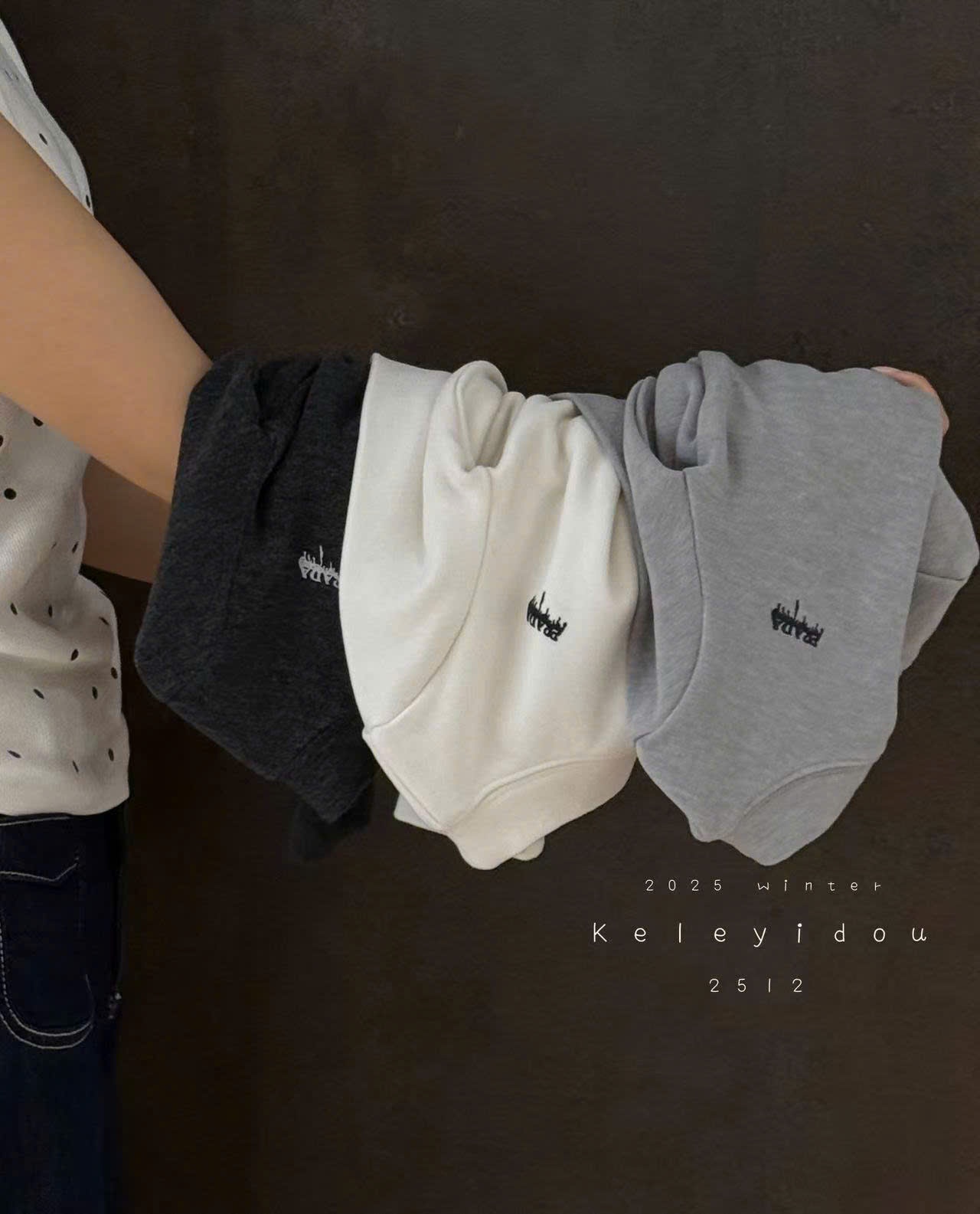 2512 - áo giữ nhiệt kele PRADA