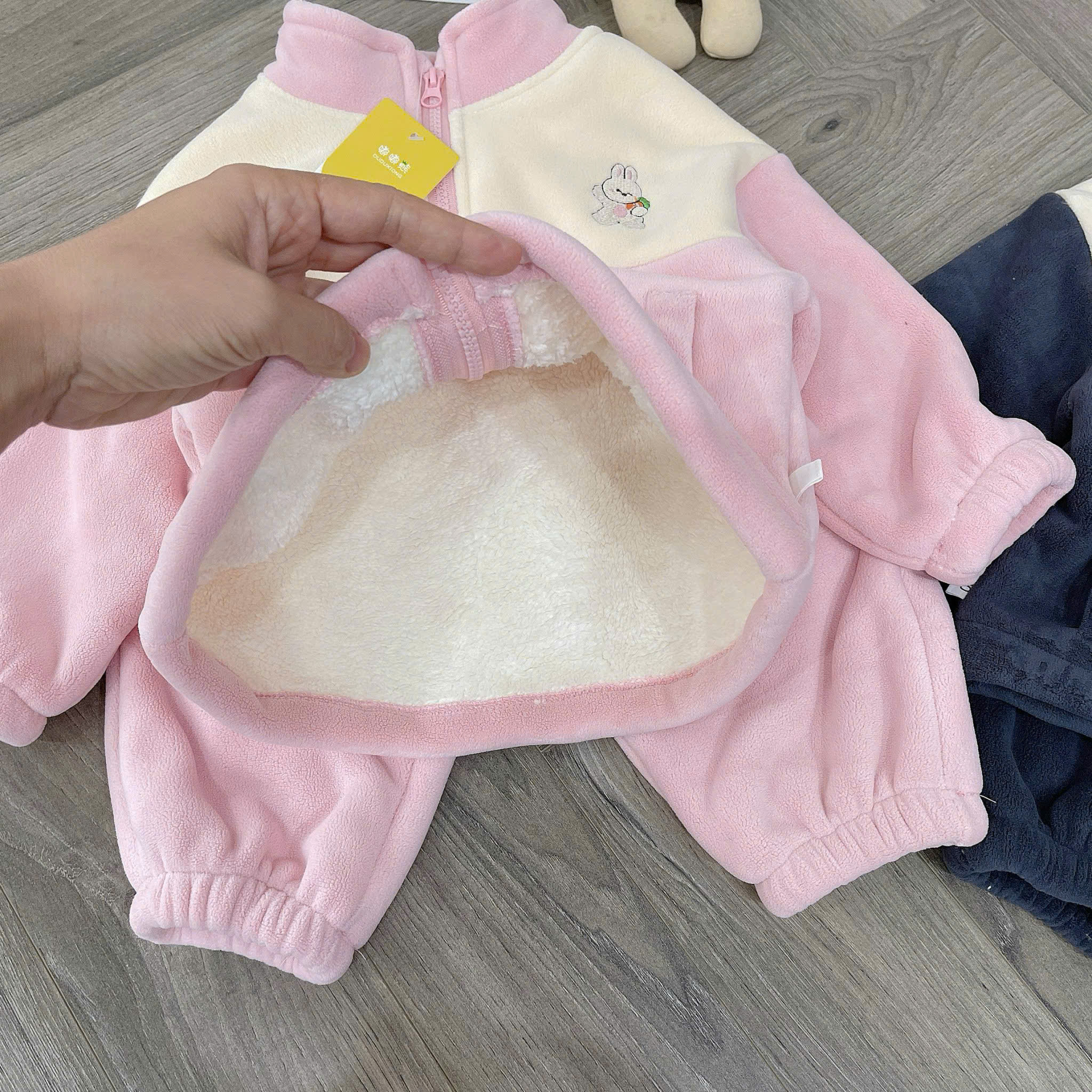 BB02-BỘ LÔNG THÊU THỎ GẤU LÓT LÔNG QCCC