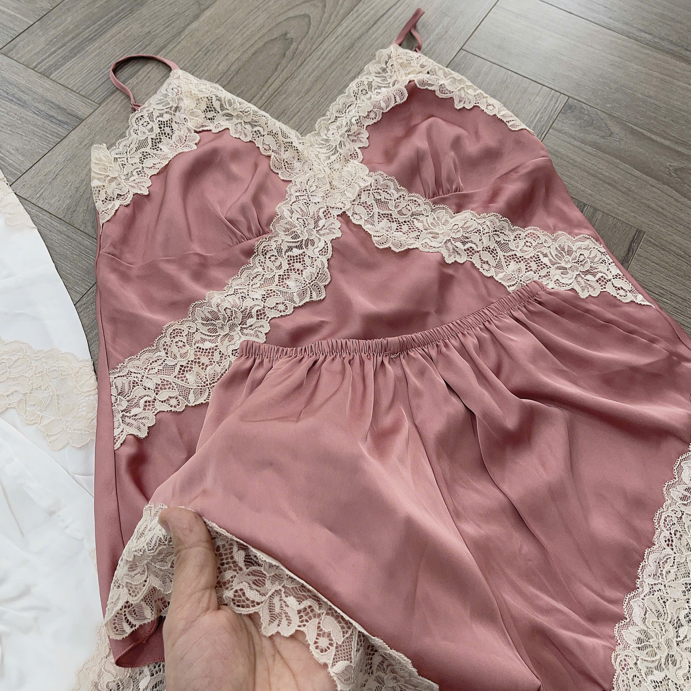 BỘ LỤA REN NỮ 2 DÂY K KÈM MÚT