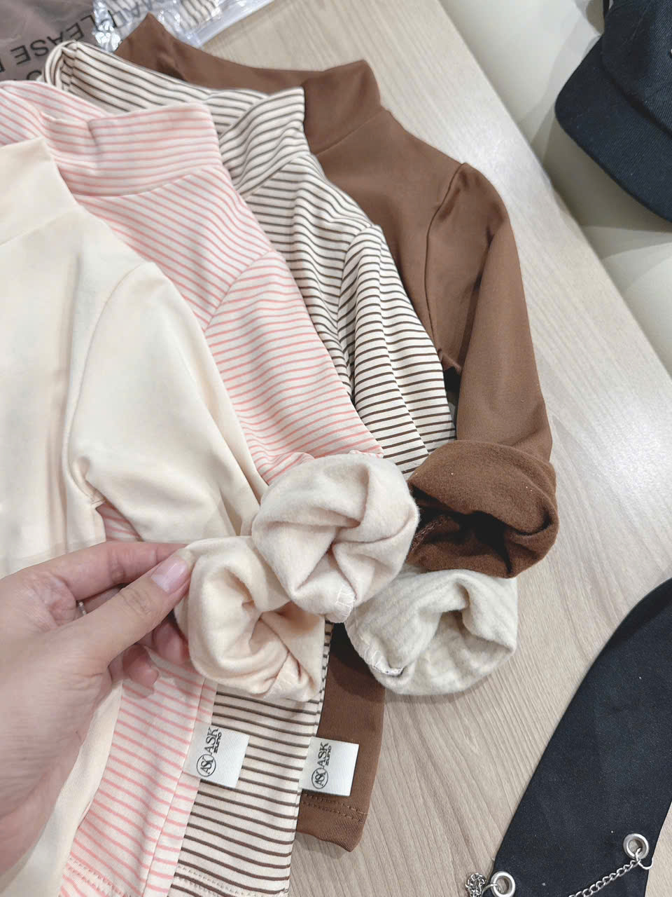 S01-COMBO 4 ÁO GIỮ NHIỆT TRƠN KẺ