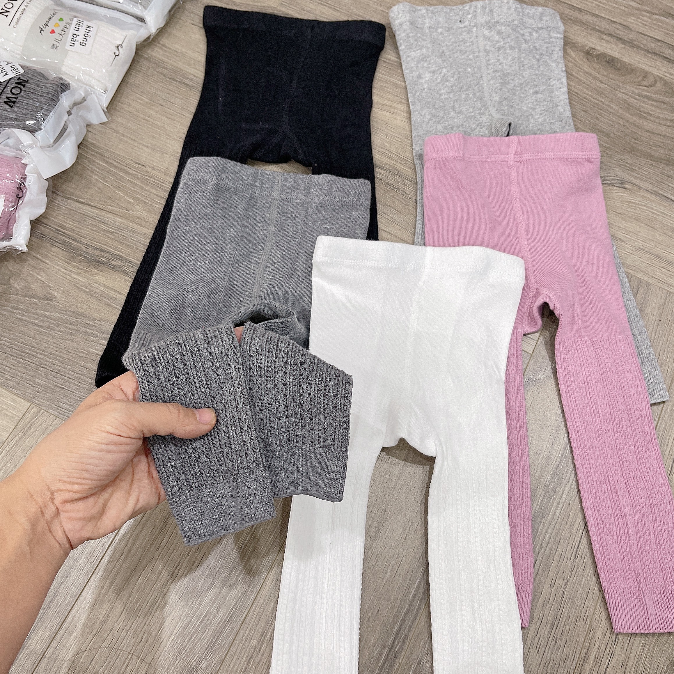 QUẦN TẤT LEN KHÔNG BÀN QC