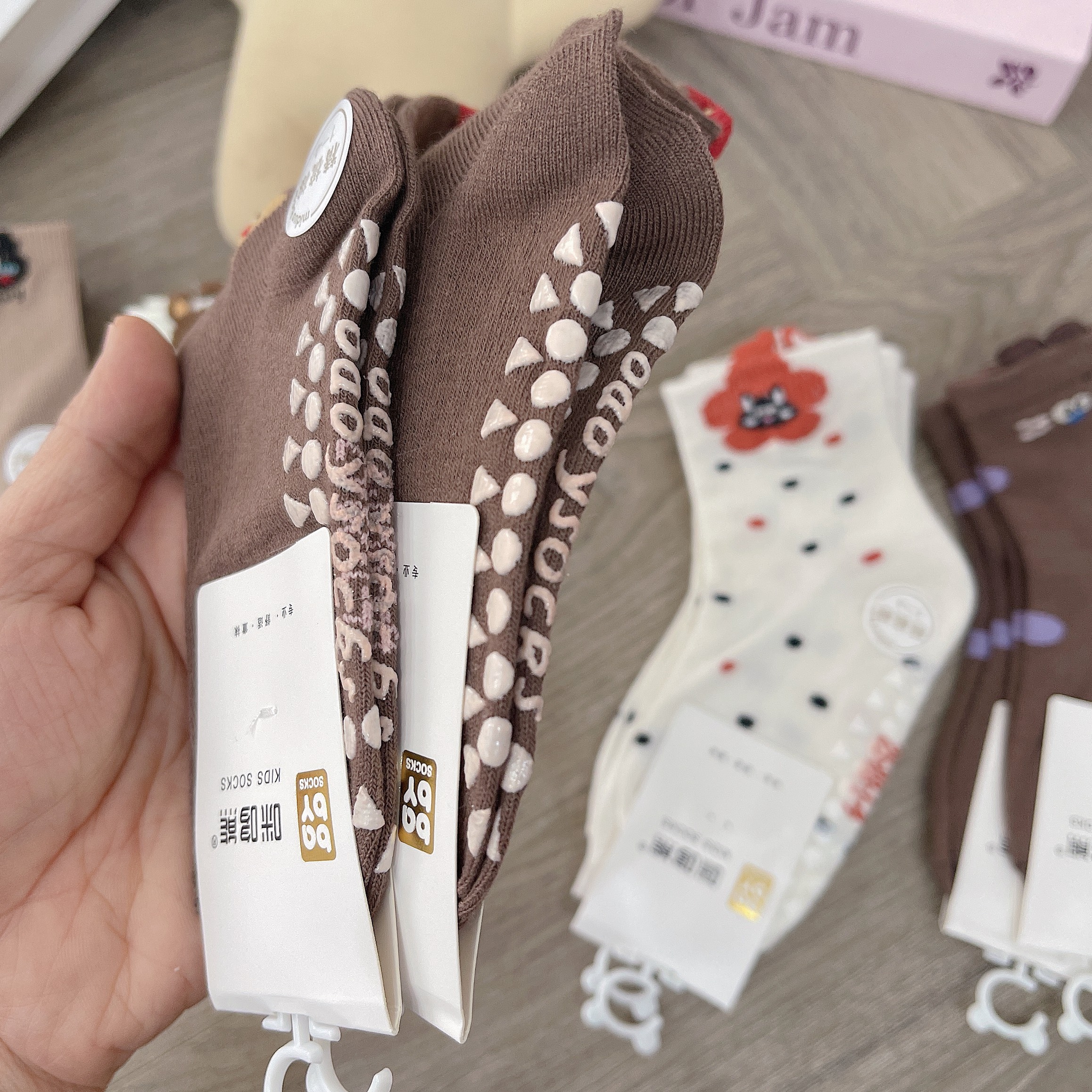 TẤT 02- SET 10 ĐÔI TẤT CHỐNG TRƯỢT HỌA TIẾT CỔ