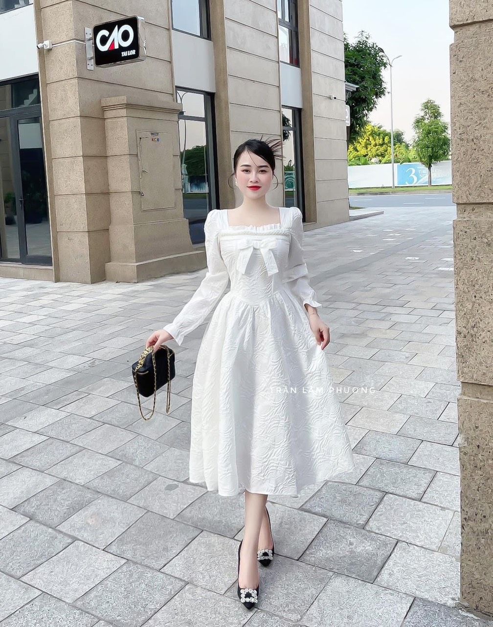Váy xốp gấm Forgirl basic cổ V tay bồng hở lưng phối cúc ngọc phong cách  Hàn quốc - Đầm, váy nữ | ThờiTrangNữ.vn