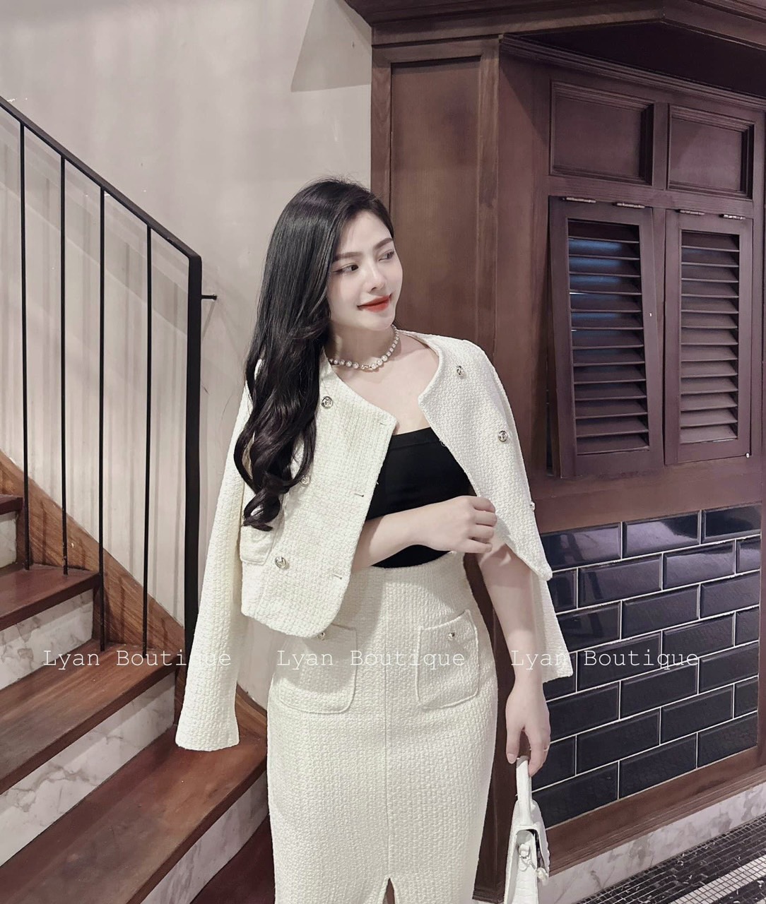 Set bộ trắng áo vest croptop phối khuy ngọc, chân váy xòe tiểu thư vải xốp  tổ ong túi ngực-Hana36 | Shopee Việt Nam