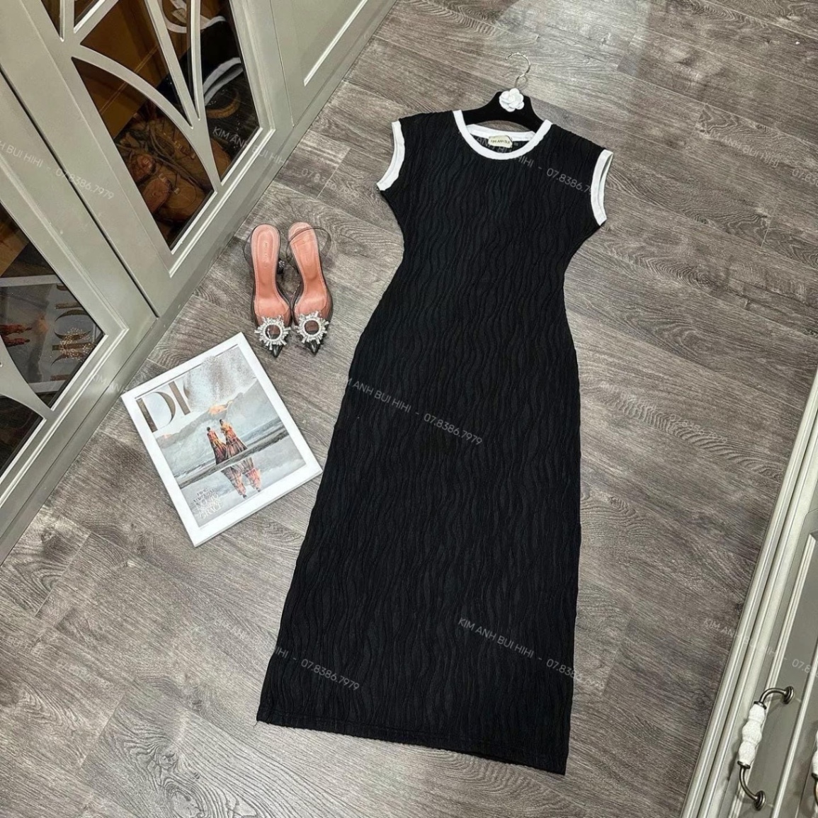 Đầm suông đơn giản màu đen viền trắng - C3246
