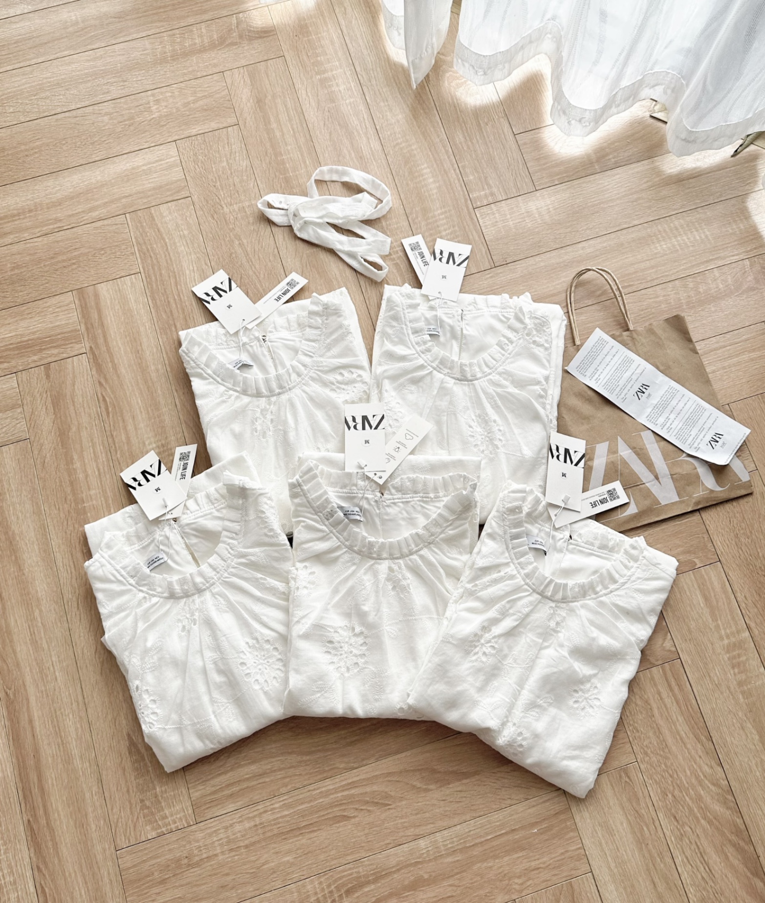 B1343W63- Set bộ thô boil trắng thêu bô đê: áo croptop + chân váy xòe Thời  trang nữ Toson