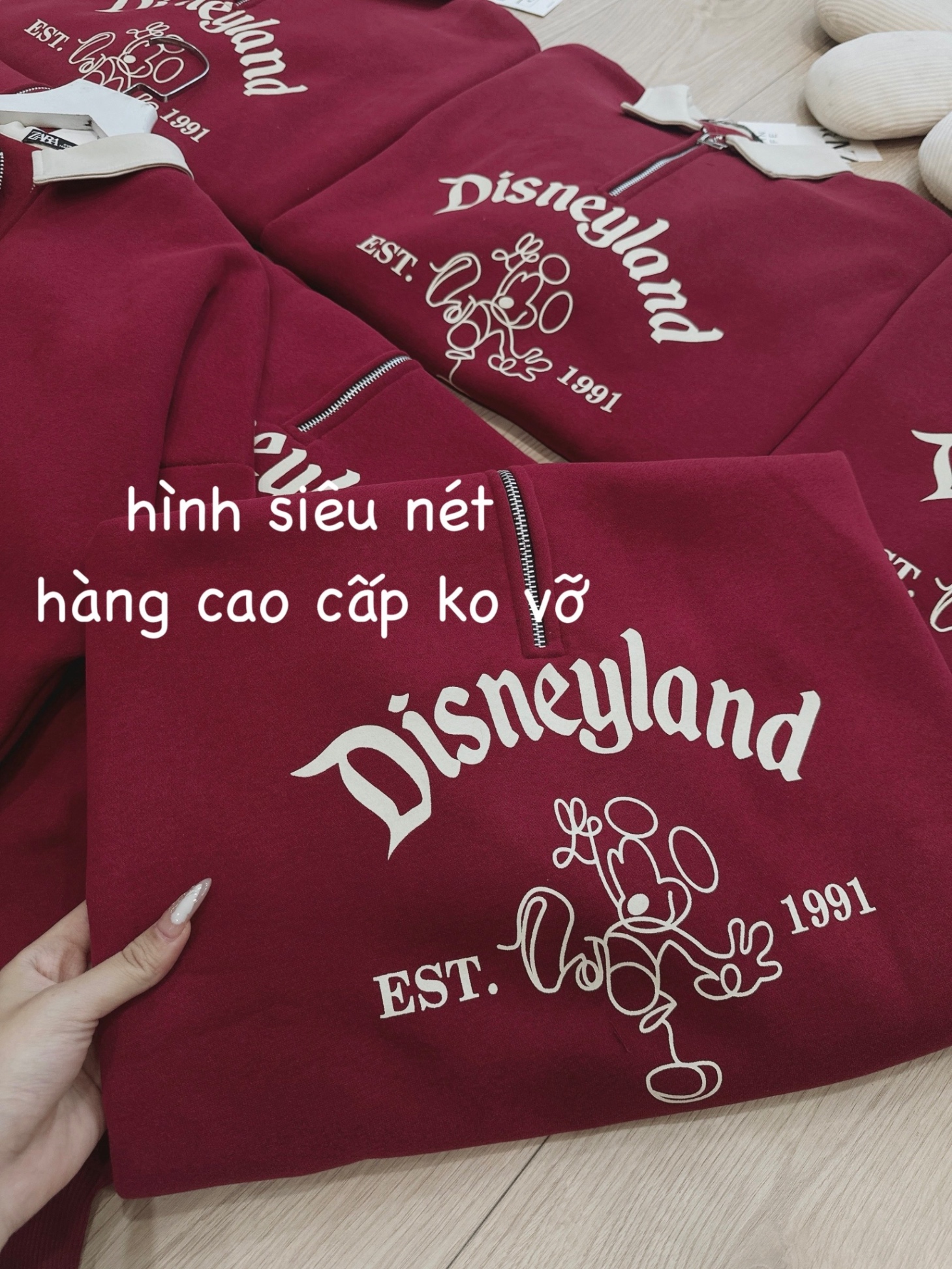 ÁO NỈ DISNEYLAND PHỐI CỔ KHOÁ TRƯỚC