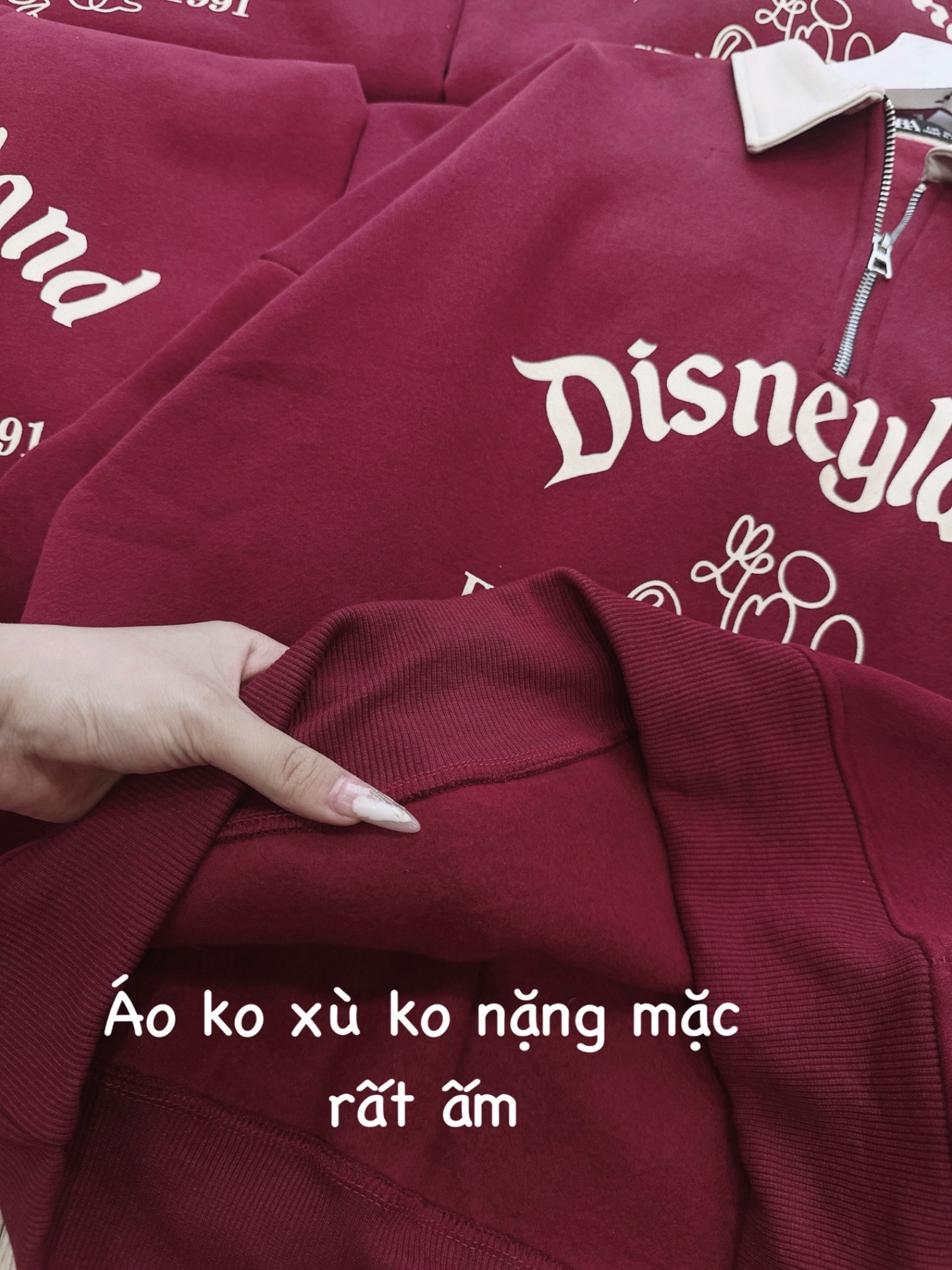 ÁO NỈ DISNEYLAND PHỐI CỔ KHOÁ TRƯỚC