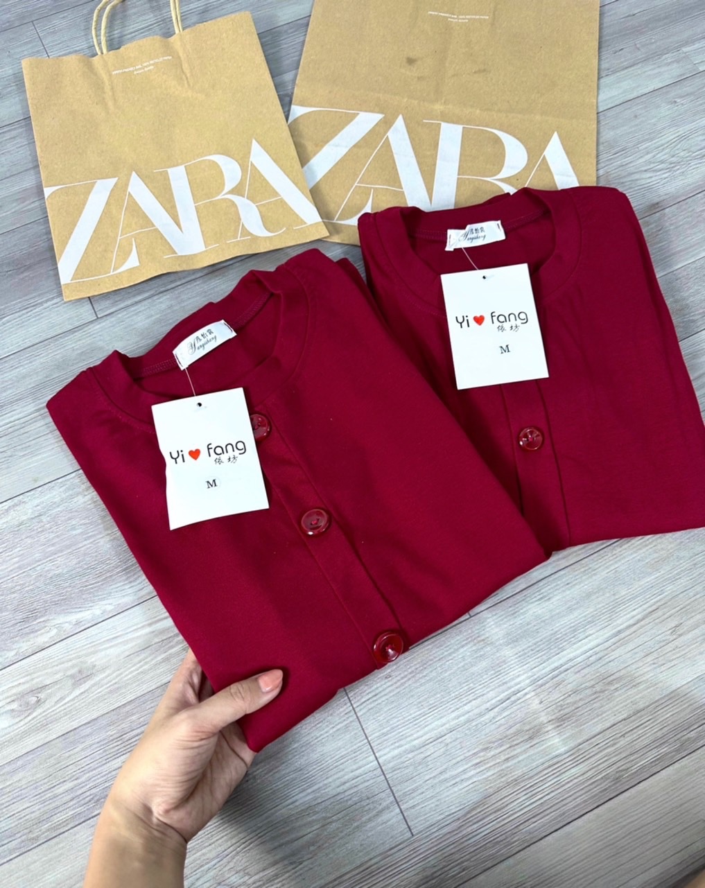 Chất zip - VÁY ZIP ĐỎ NẸP TRƯỚC CÚC DỌC