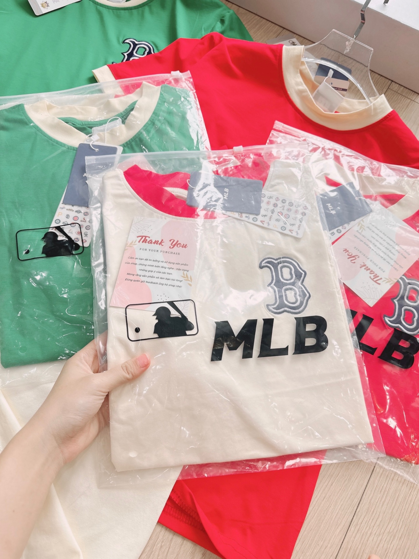 ÁO MLB PHỐI 3 MÀU CHỮ B