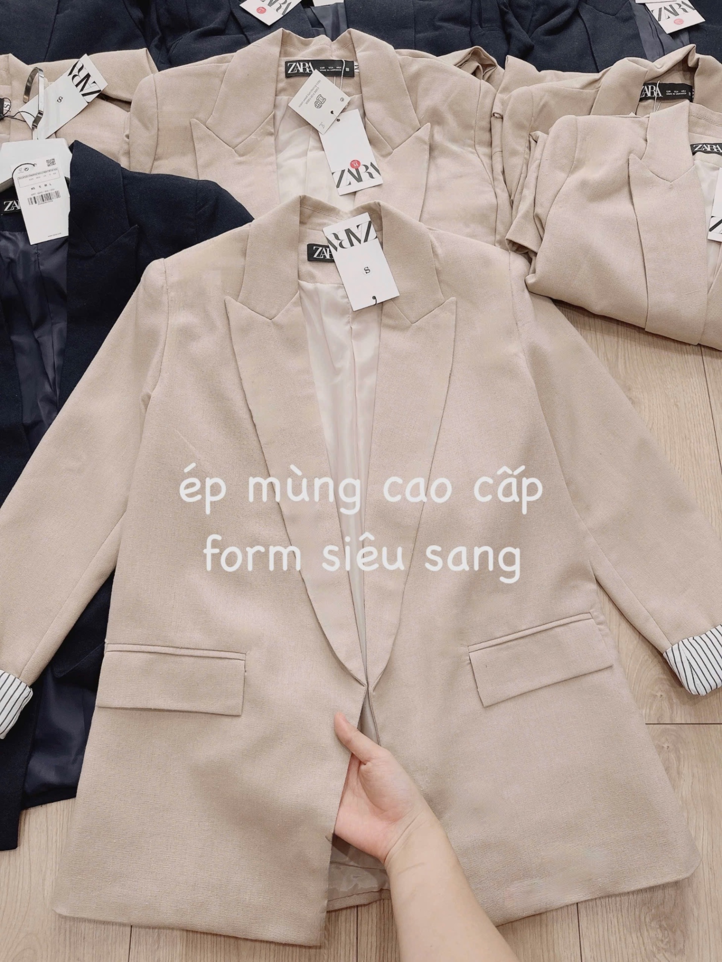 ÁO BLAZER PHỐI TAY KẺ ÉP MÙNG