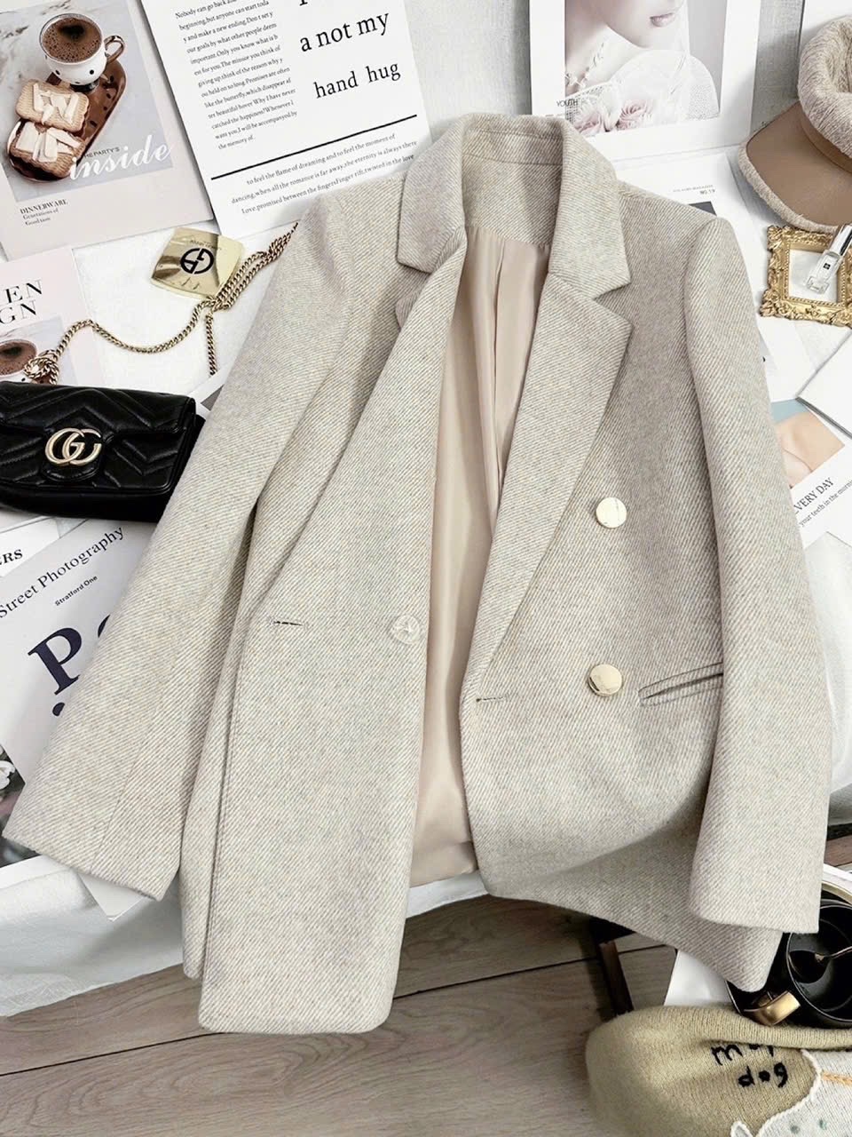 ÁO BLAZER XƯỢC MÀU BE