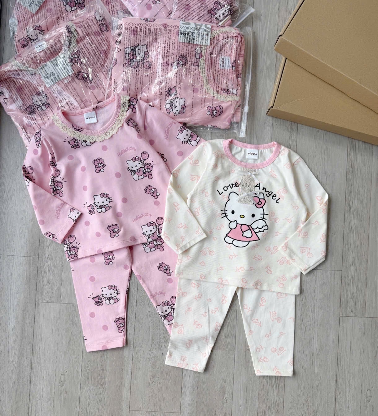 SÉT 2 BỘ COTTON HÌNH MÈO HỒNG BE