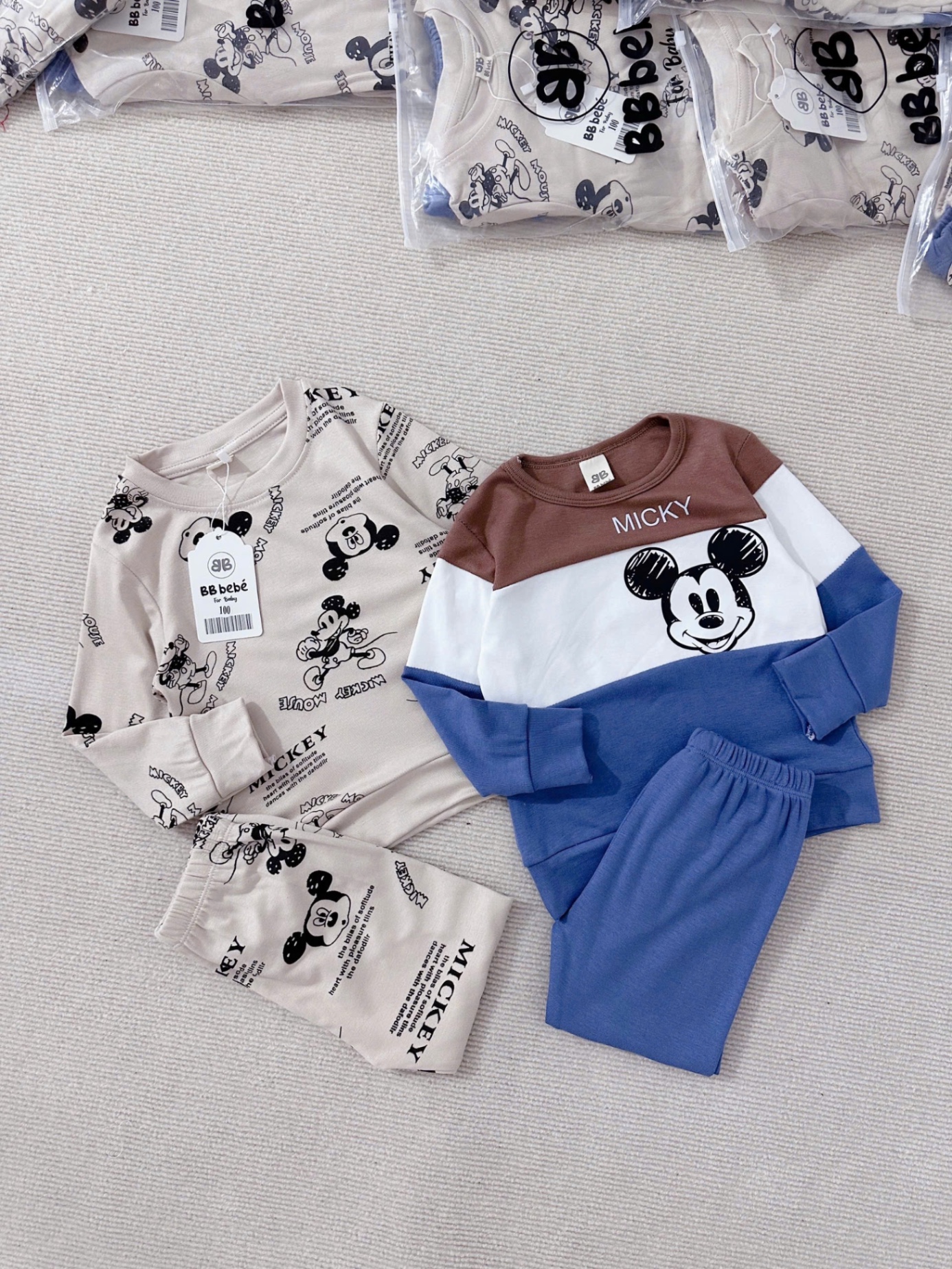 SÉT 2 BỘ MICKY PHỐI MÀU XANH BE BT