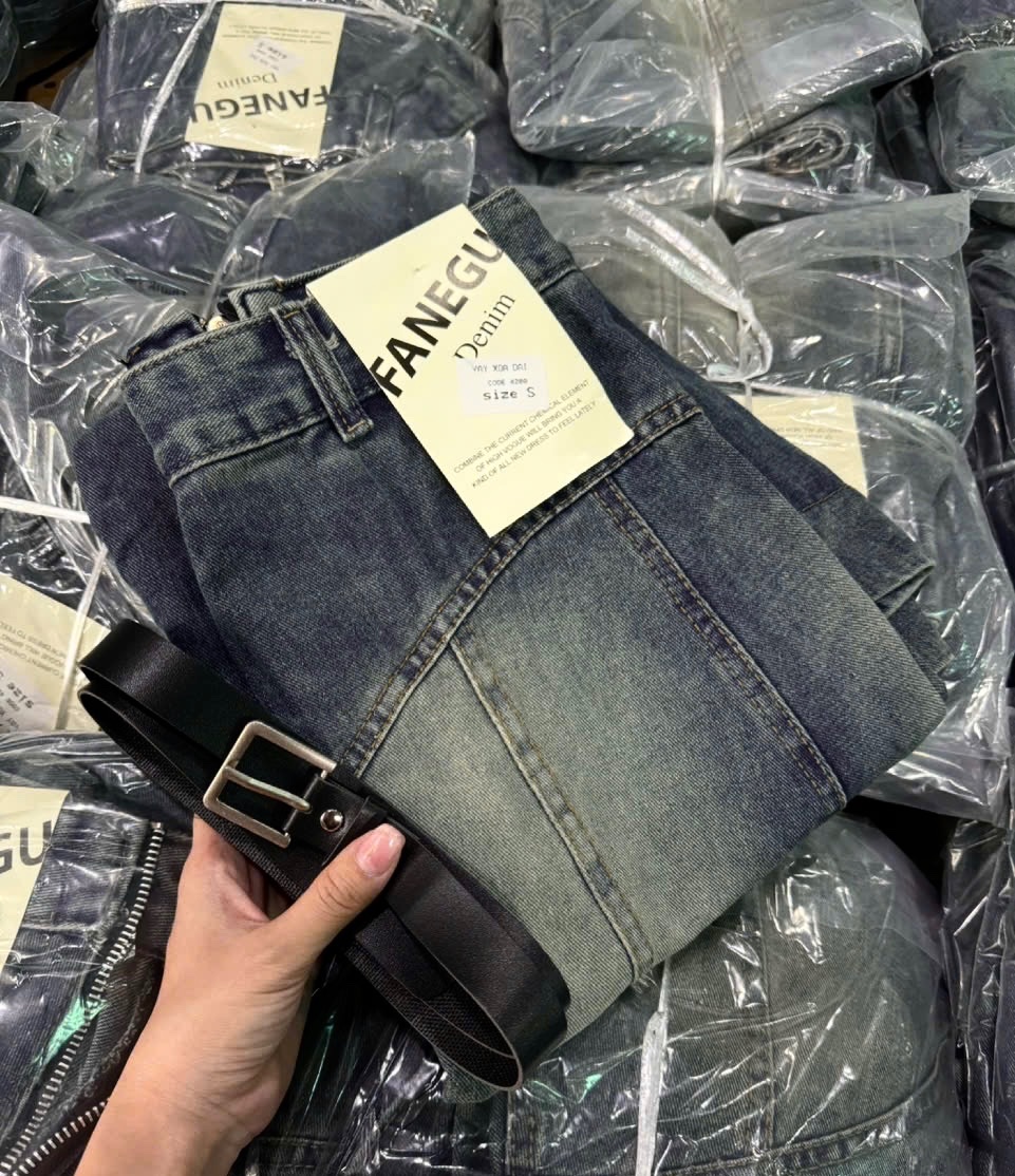 CHÂN VÁY JEAN LOGO PRADA M4200