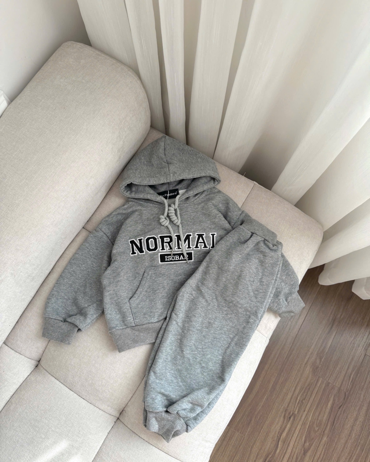 BỘ HODIE NỈ MŨ XÁM CHỮ NORMAL