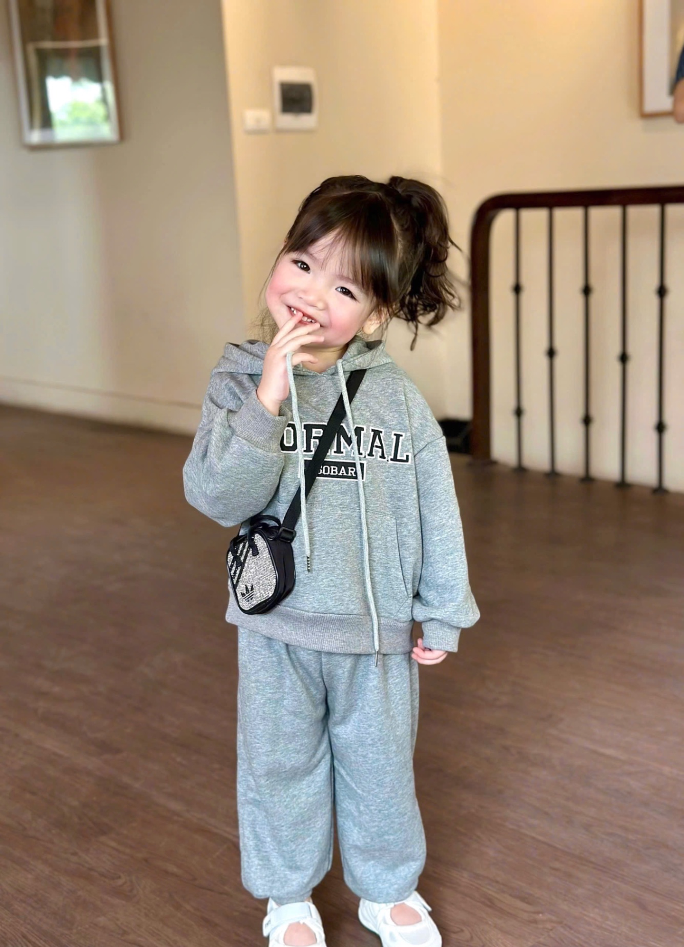 BỘ HODIE NỈ MŨ XÁM CHỮ NORMAL