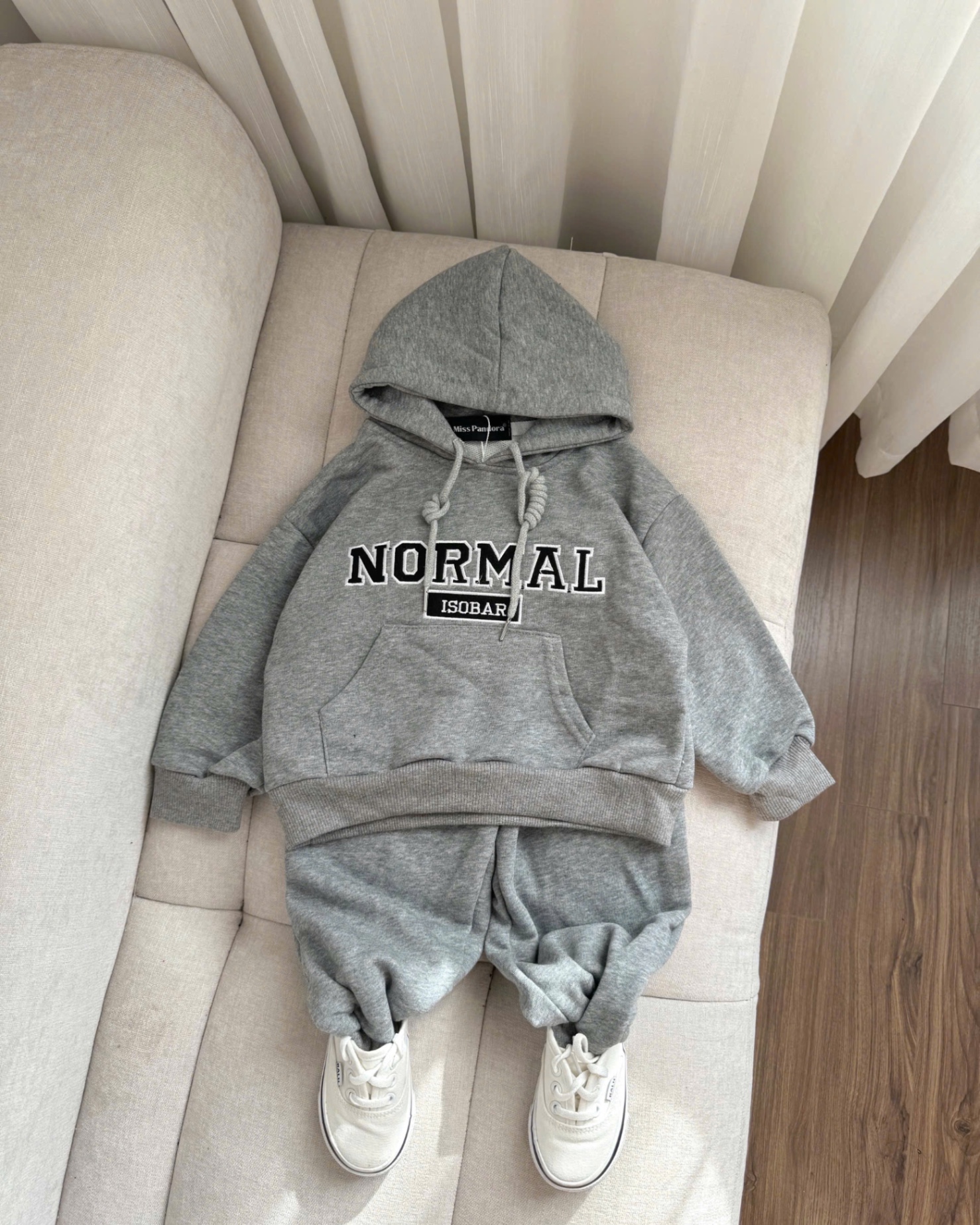 BỘ HODIE NỈ MŨ XÁM CHỮ NORMAL